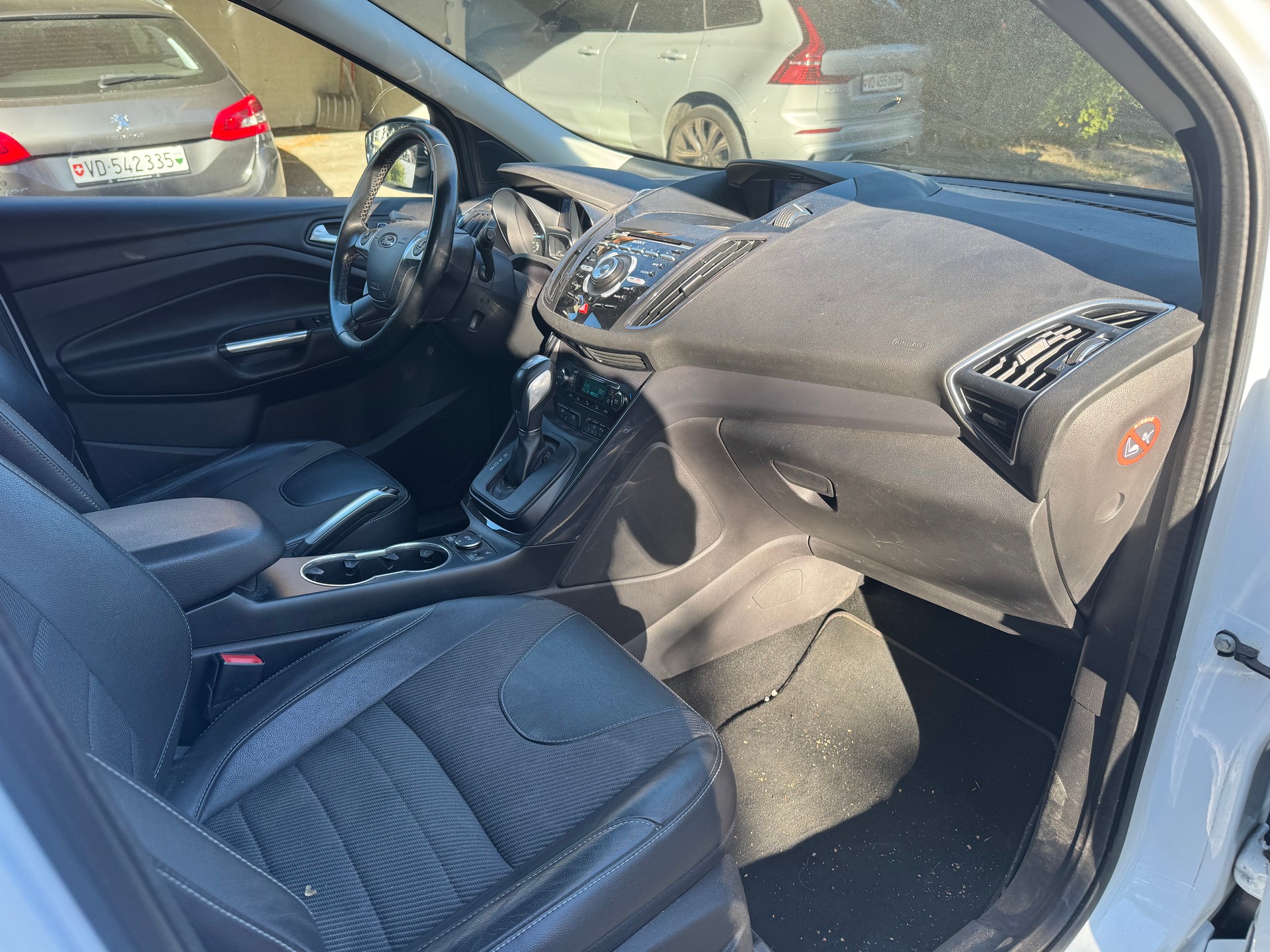 FORD Kuga 2.0 TDCi Carving 4WD PowerShift-image-9