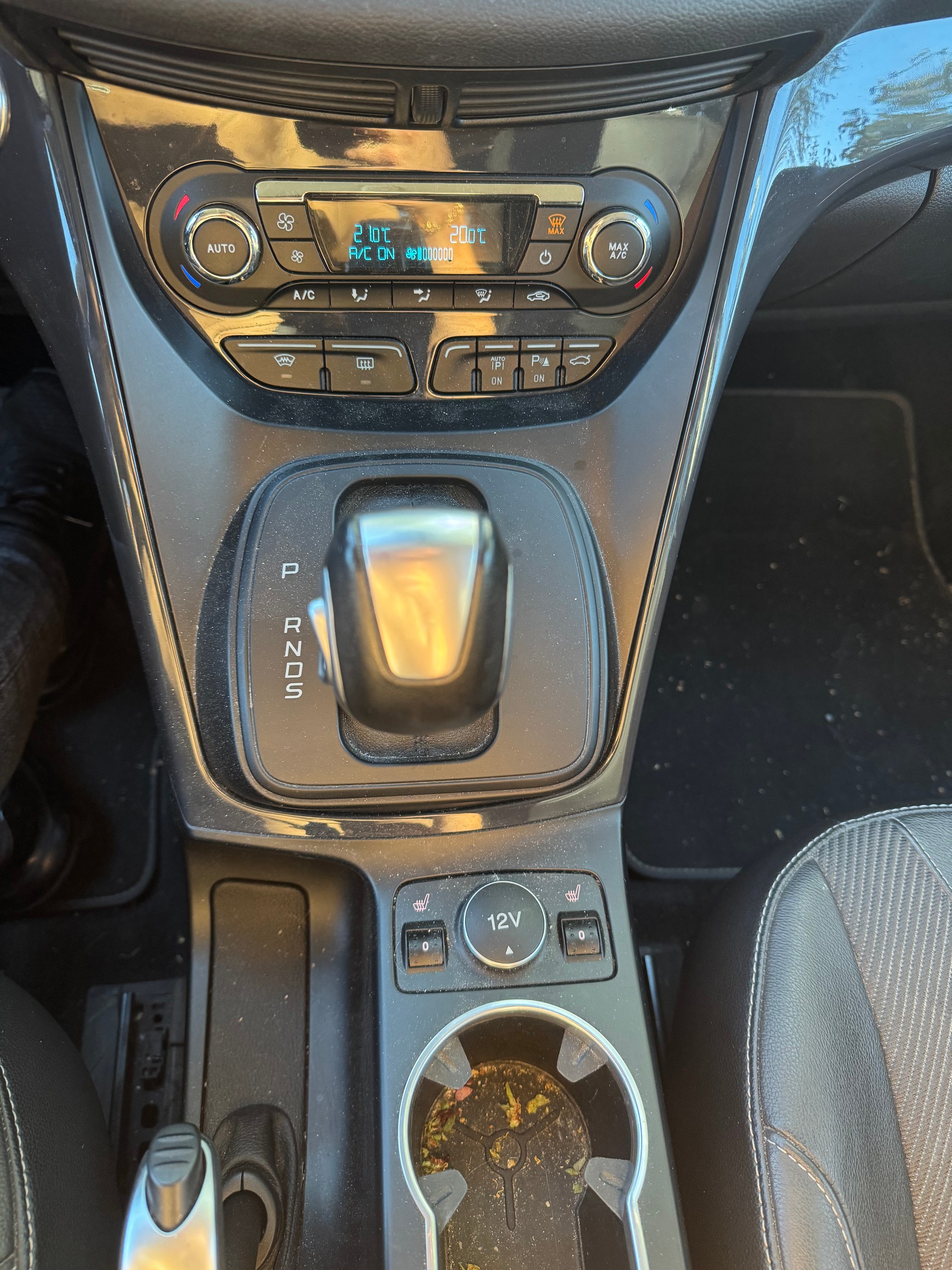 FORD Kuga 2.0 TDCi Carving 4WD PowerShift-image-10