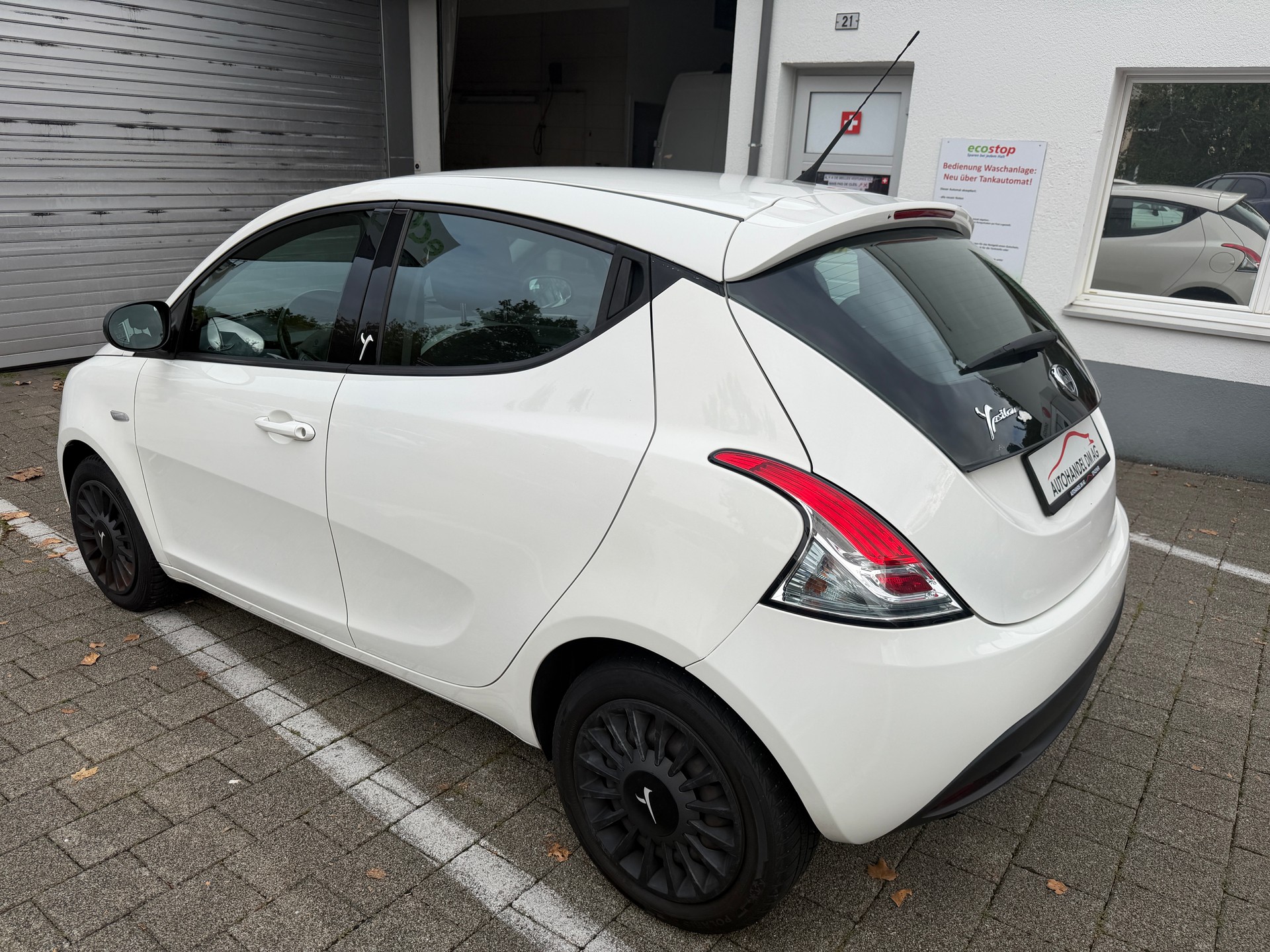 LANCIA Ypsilon 0.9 TwinAir Elefantino-showroom-element-3