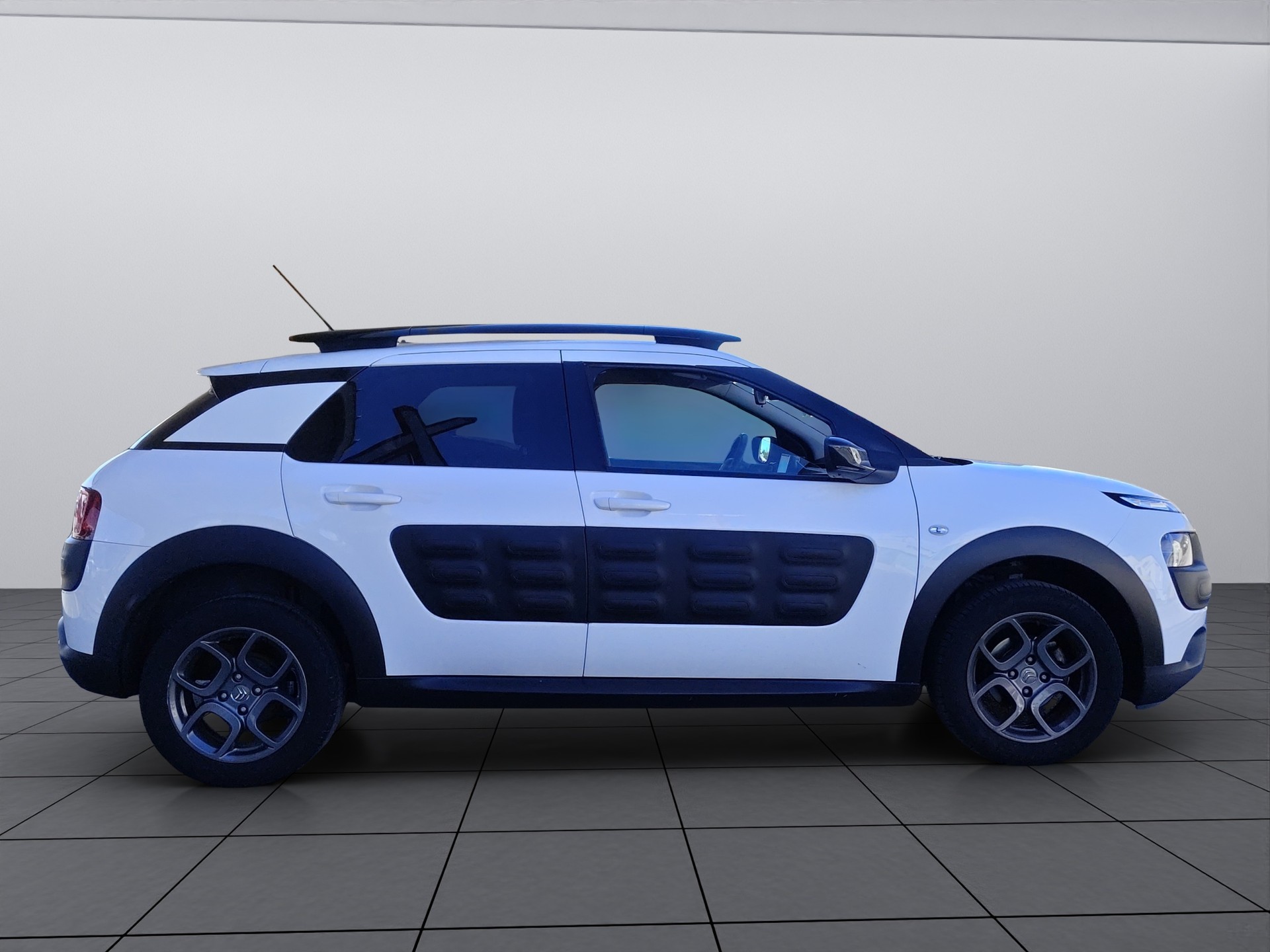 CITROEN C4 Cactus 1.2 e-VTi Feel Edition ETG-image-5