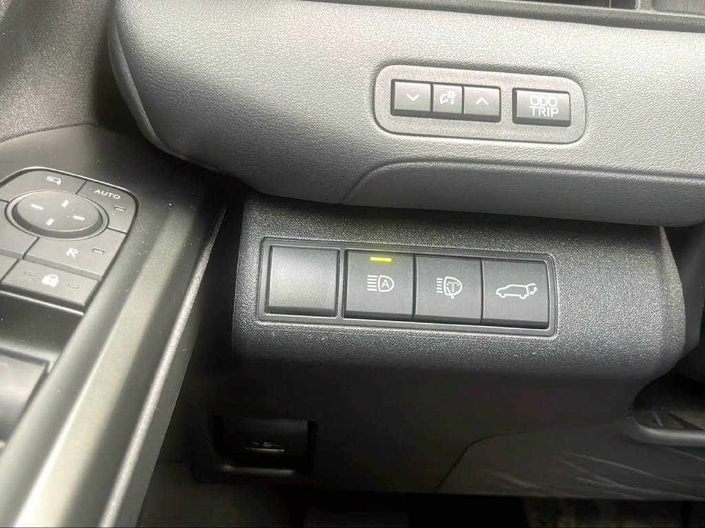 SUBARU Solterra eV Luxury AWD mit Anhängerkupplung , 10 Jahre Garantie-image-22