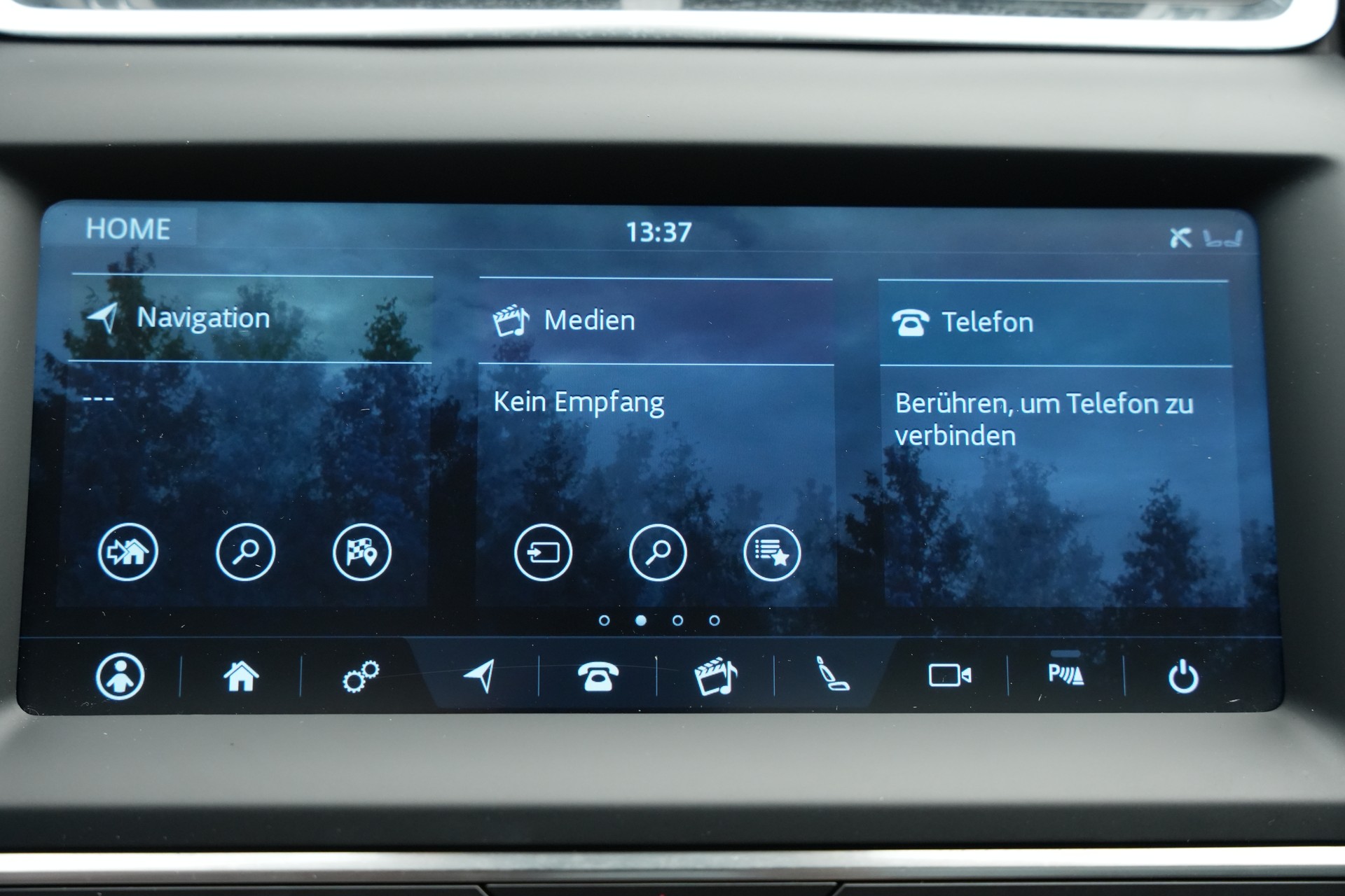 JAGUAR E-Pace 2.0d D150 S AWD Automatik-image-32