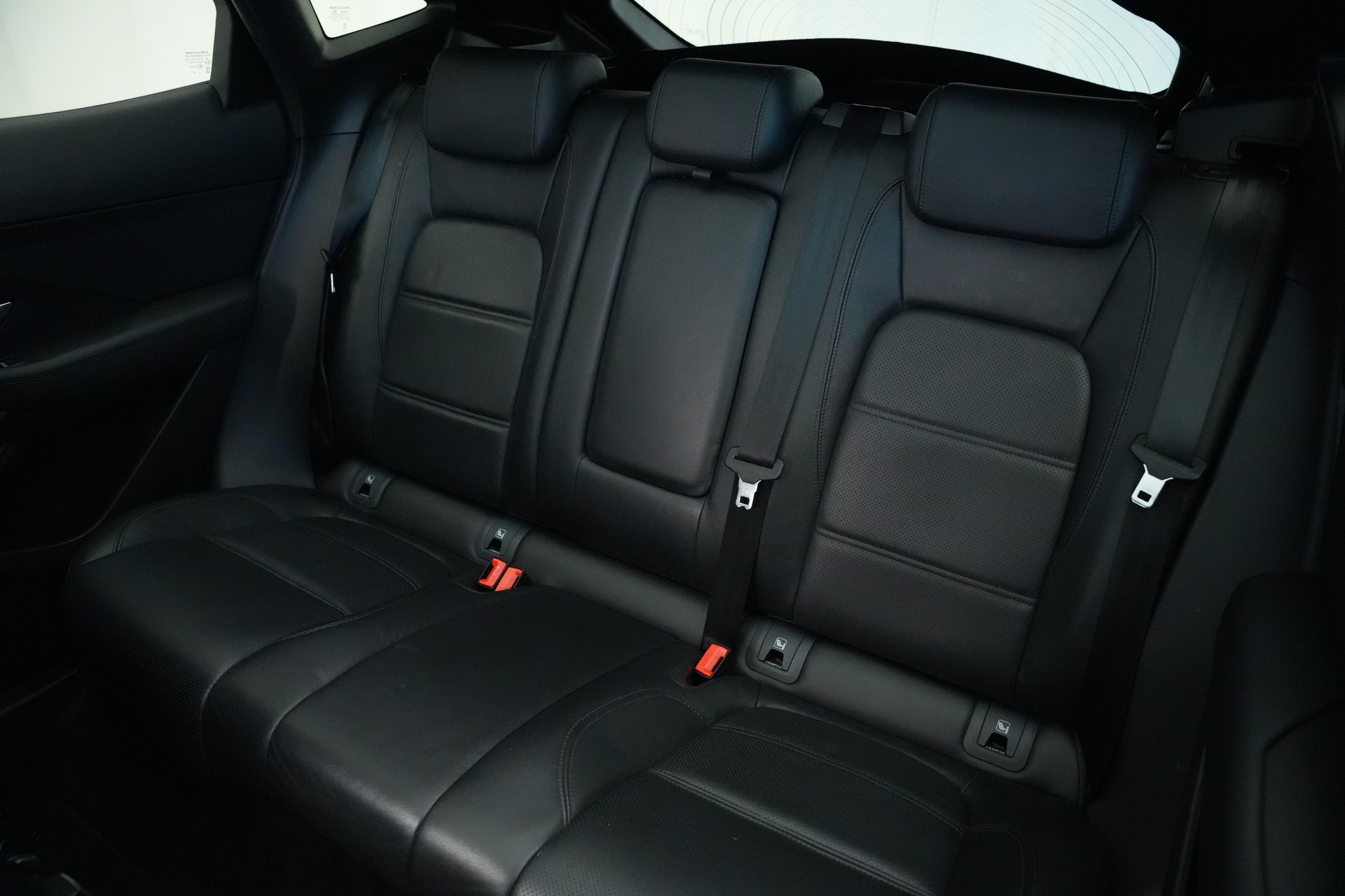 JAGUAR E-Pace 2.0d D150 S AWD Automatik-image-15