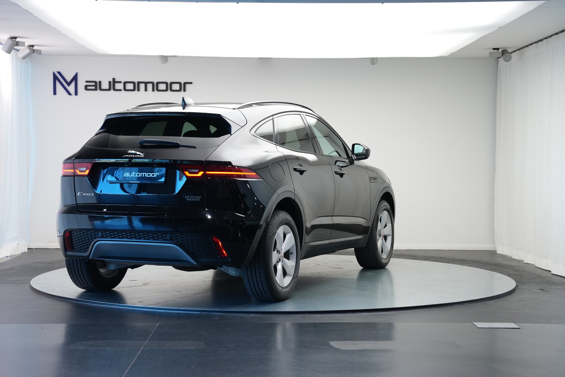JAGUAR E-Pace 2.0d D150 S AWD Automatik-image-4