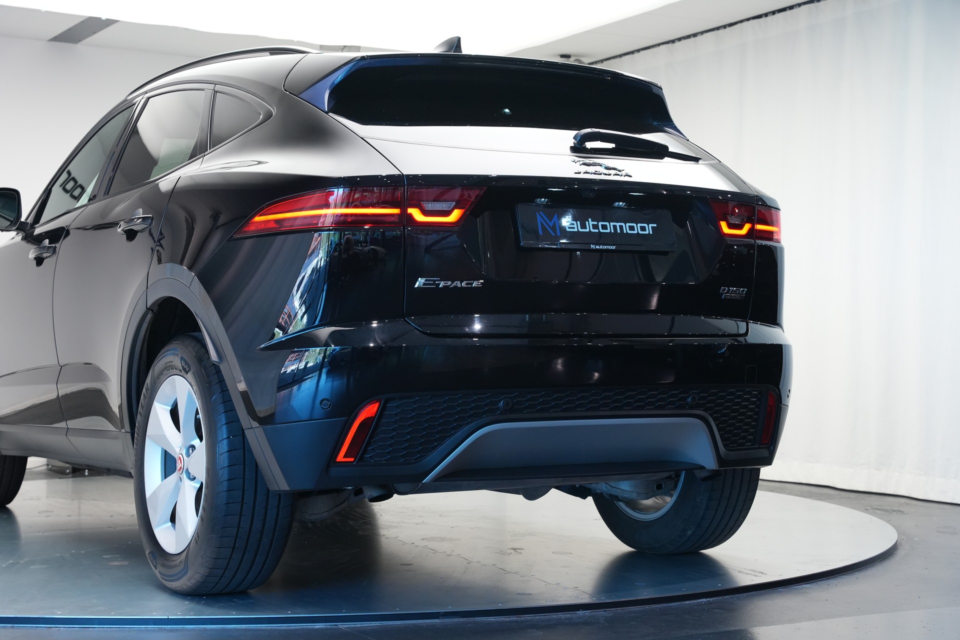 JAGUAR E-Pace 2.0d D150 S AWD Automatik-image-35