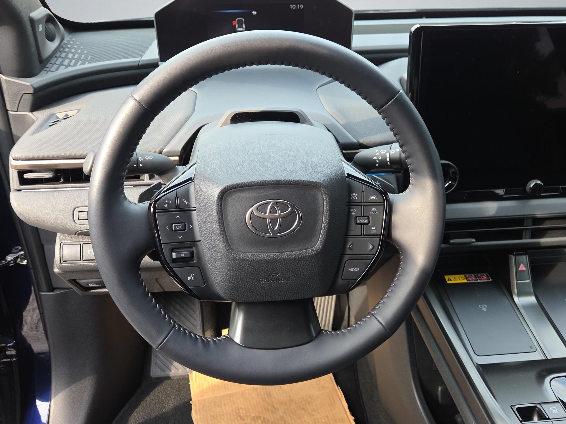 TOYOTA bZ4X Premium AWD-image-9