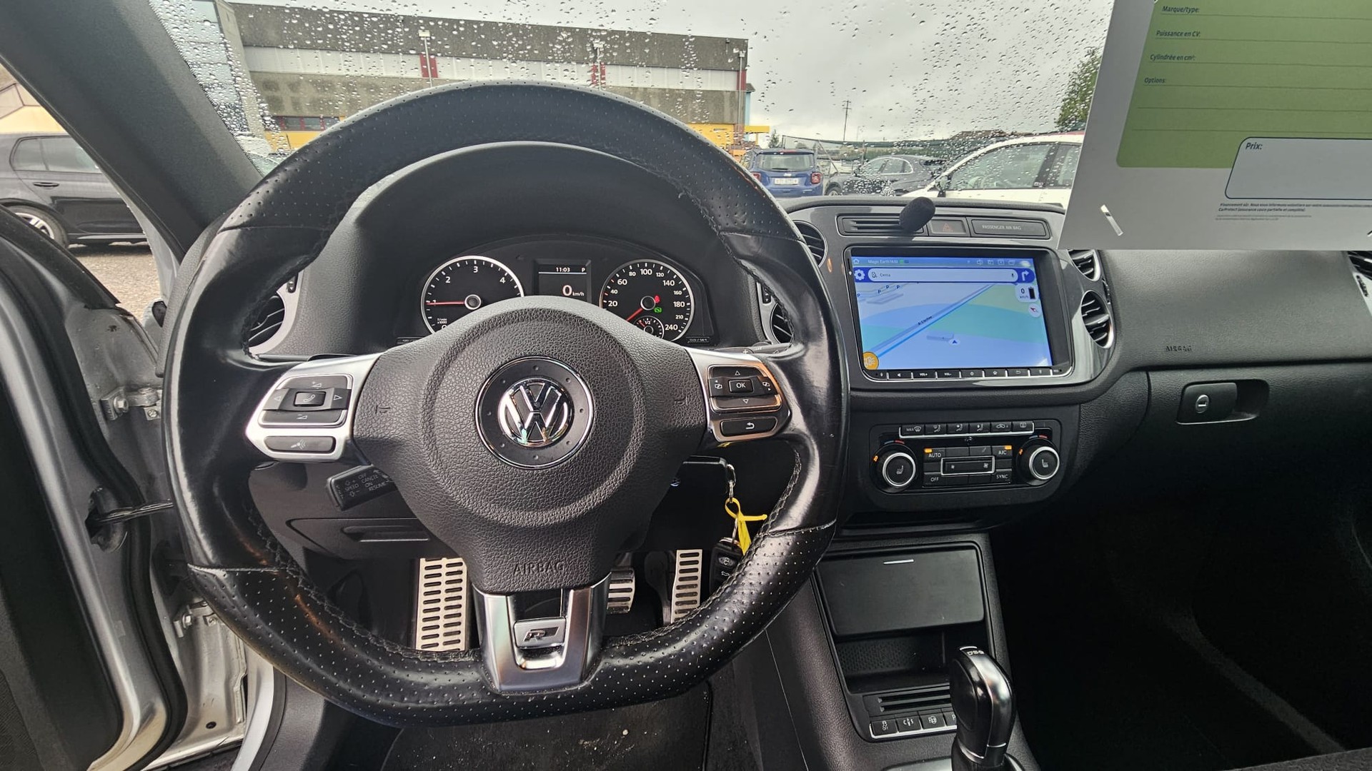 VW Tiguan 2.0 TDI BMT R-Line Design 4Motion DSG-image-5