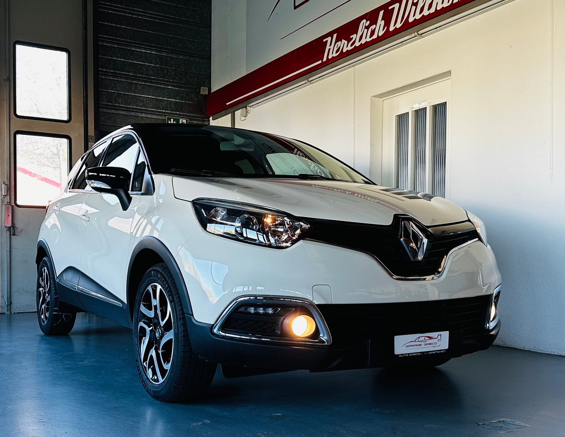 RENAULT Captur 1.2 T 16V Intens EDC-image-4