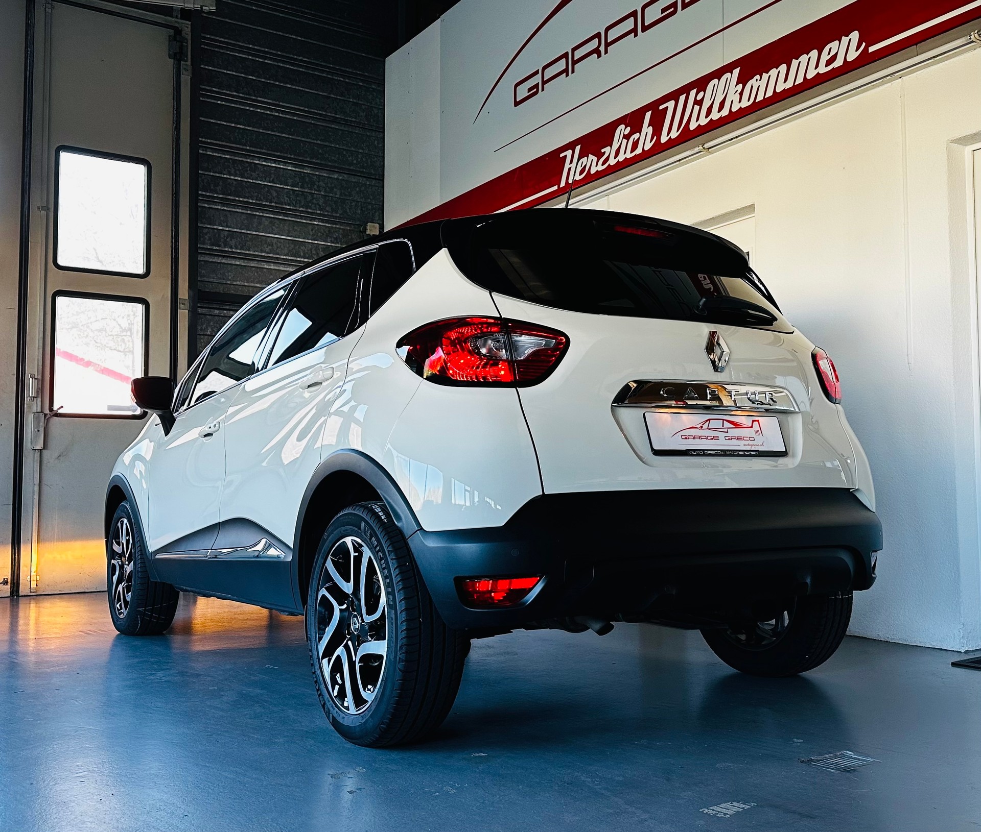 RENAULT Captur 1.2 T 16V Intens EDC-image-5