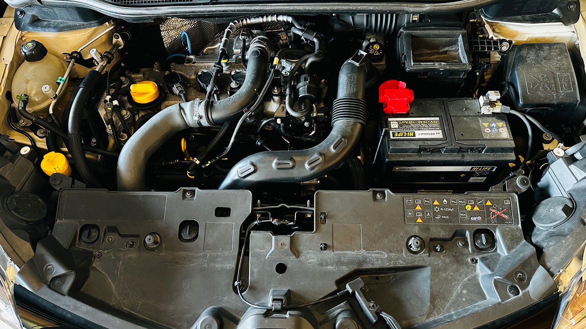 RENAULT Captur 1.2 T 16V Intens EDC-image-15