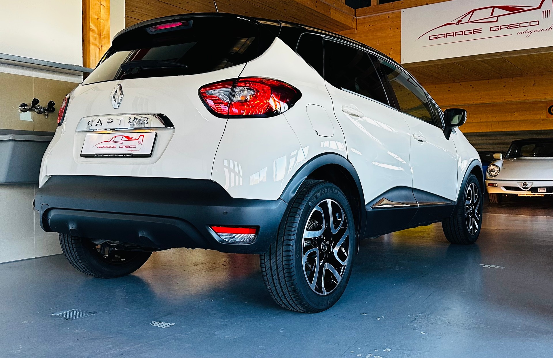 RENAULT Captur 1.2 T 16V Intens EDC-image-7