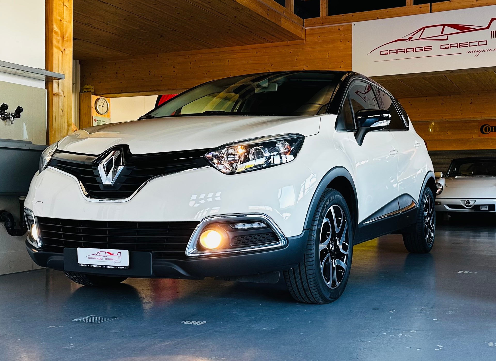 RENAULT Captur 1.2 T 16V Intens EDC-image-2