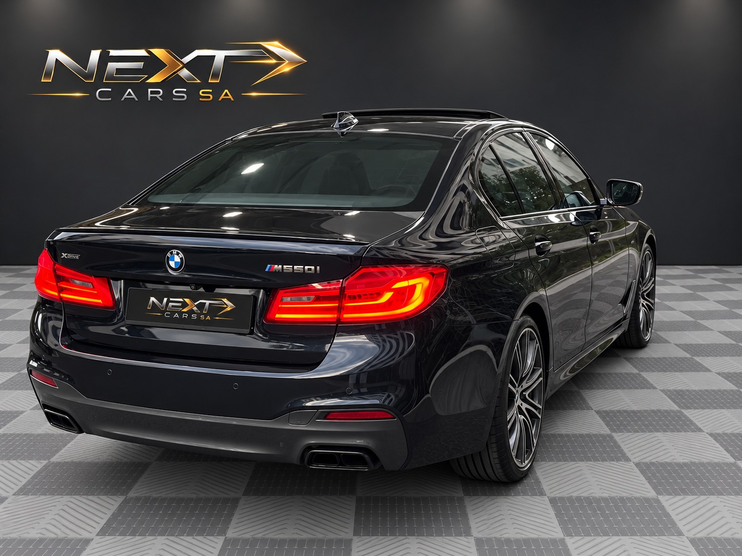 BMW M550i xDrive Steptronic-image-5