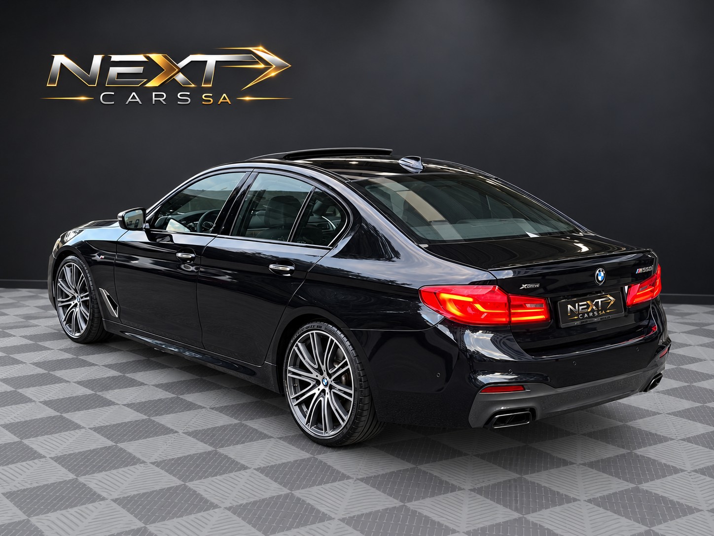 BMW M550i xDrive Steptronic-image-2