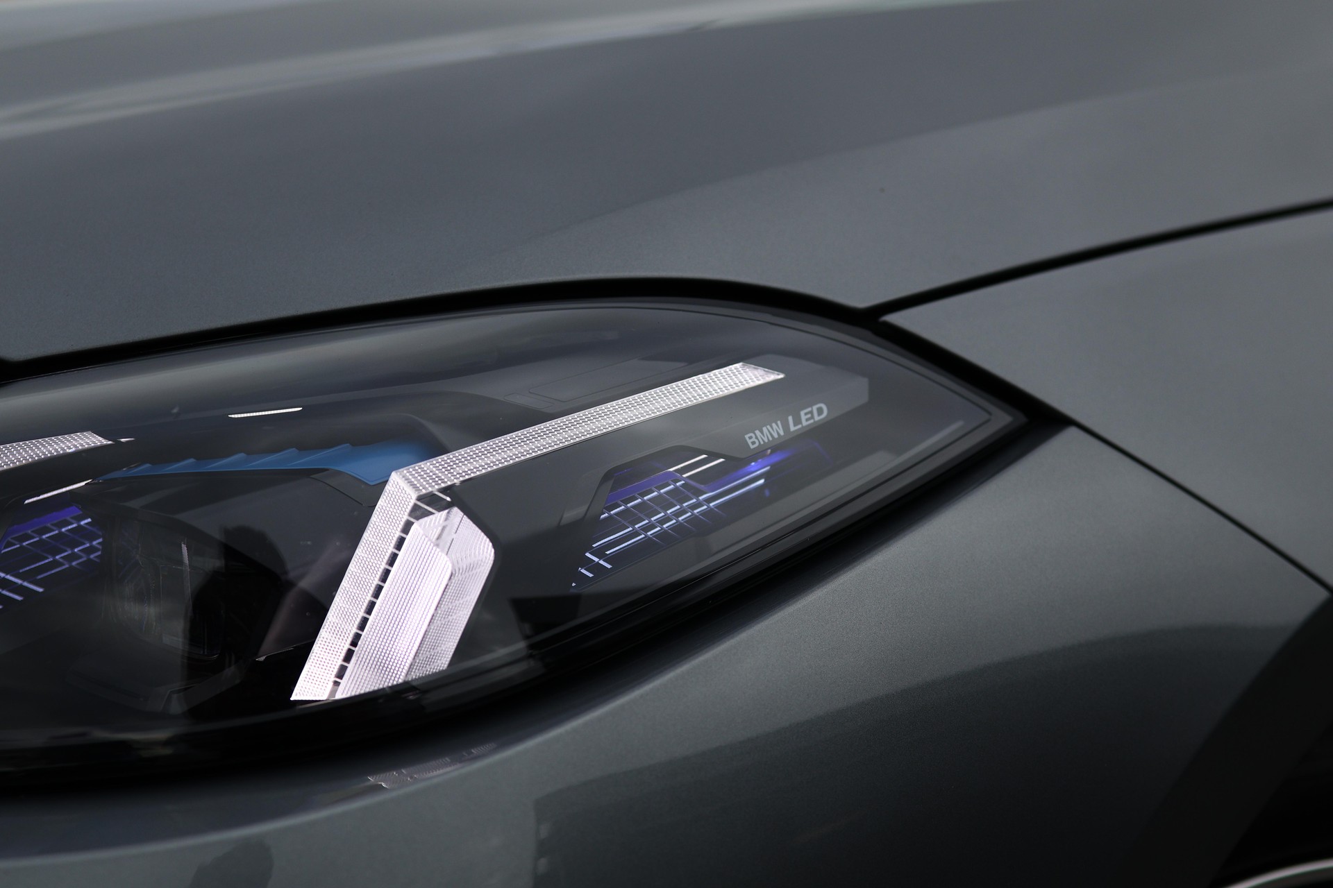 BMW 118d M Sport PRO Steptronic * MASSAGESITZE * 360° KAMERA * HEAD-UP DISPLAY * LED-SCHEINWERFER *-image-2