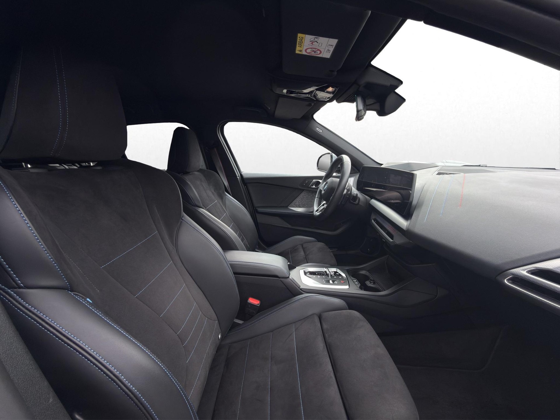 BMW 118d M Sport PRO Steptronic * MASSAGESITZE * 360° KAMERA * HEAD-UP DISPLAY * LED-SCHEINWERFER *-image-16