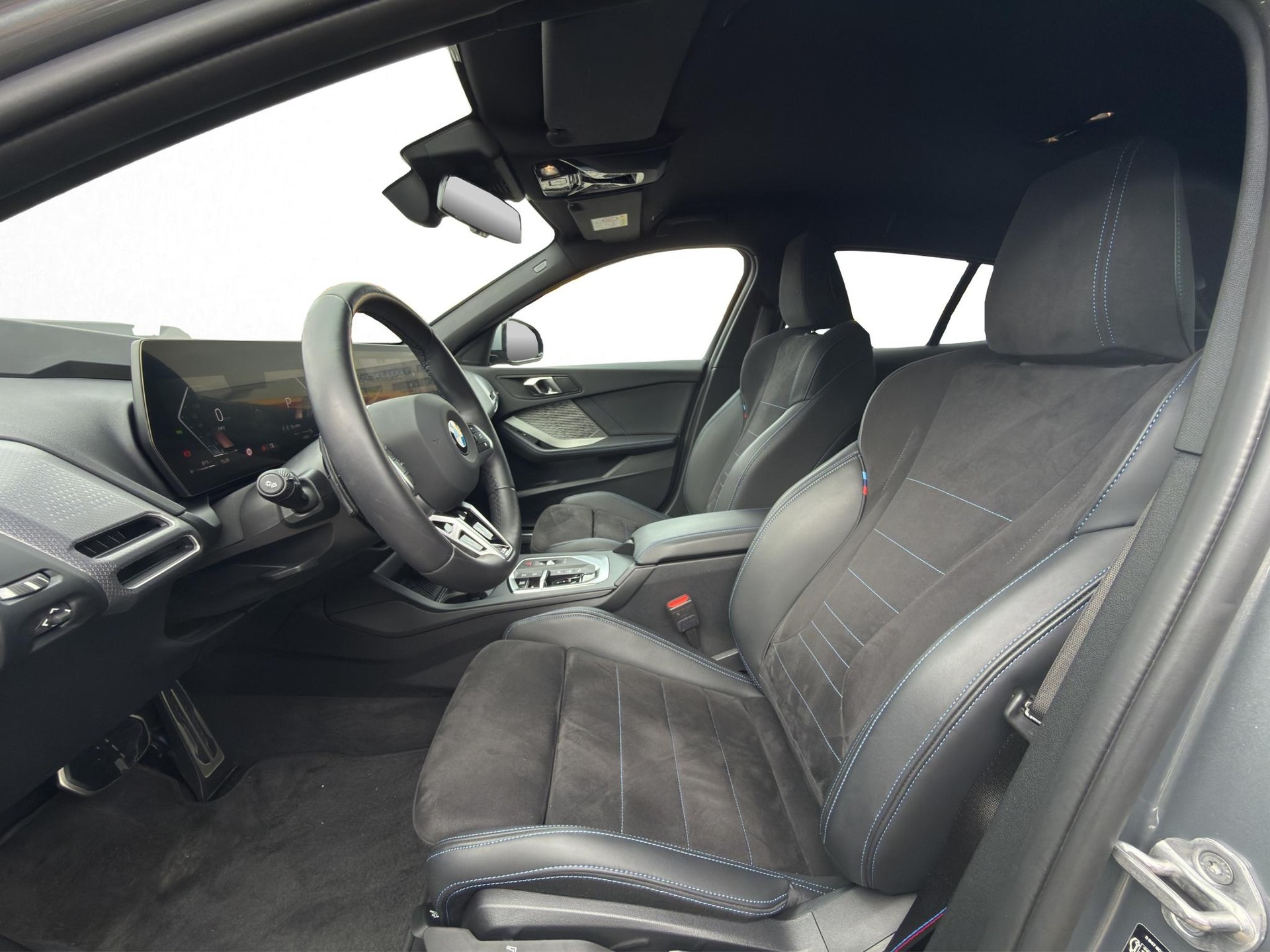 BMW 118d M Sport PRO Steptronic * MASSAGESITZE * 360° KAMERA * HEAD-UP DISPLAY * LED-SCHEINWERFER *-image-14