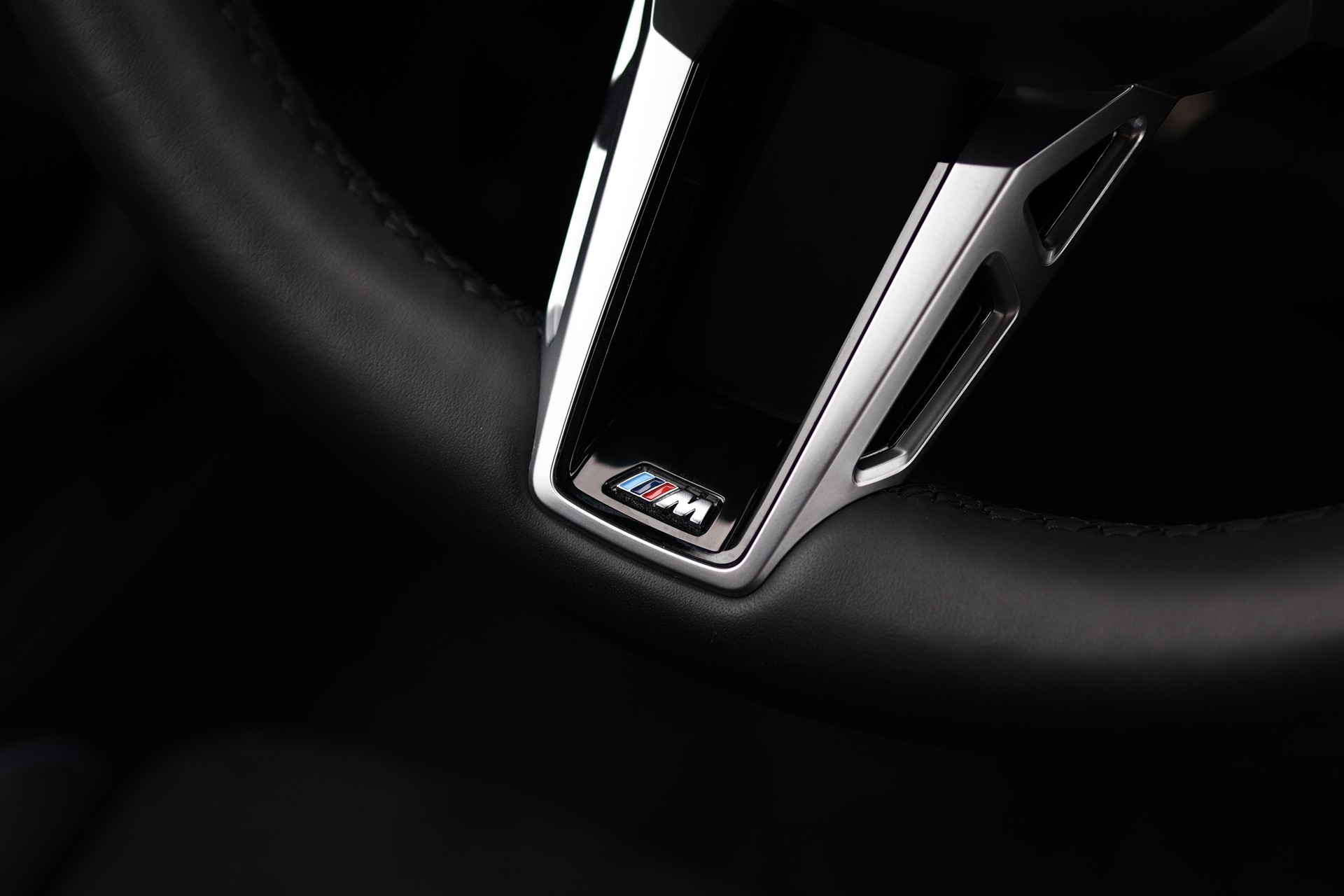 BMW 118d M Sport PRO Steptronic * MASSAGESITZE * 360° KAMERA * HEAD-UP DISPLAY * LED-SCHEINWERFER *-image-24