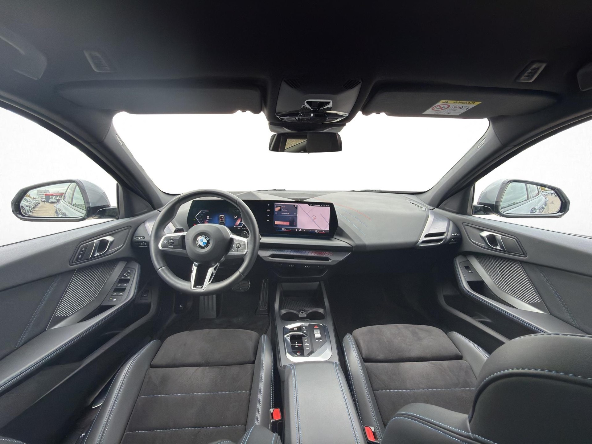 BMW 118d M Sport PRO Steptronic * MASSAGESITZE * 360° KAMERA * HEAD-UP DISPLAY * LED-SCHEINWERFER *-image-17