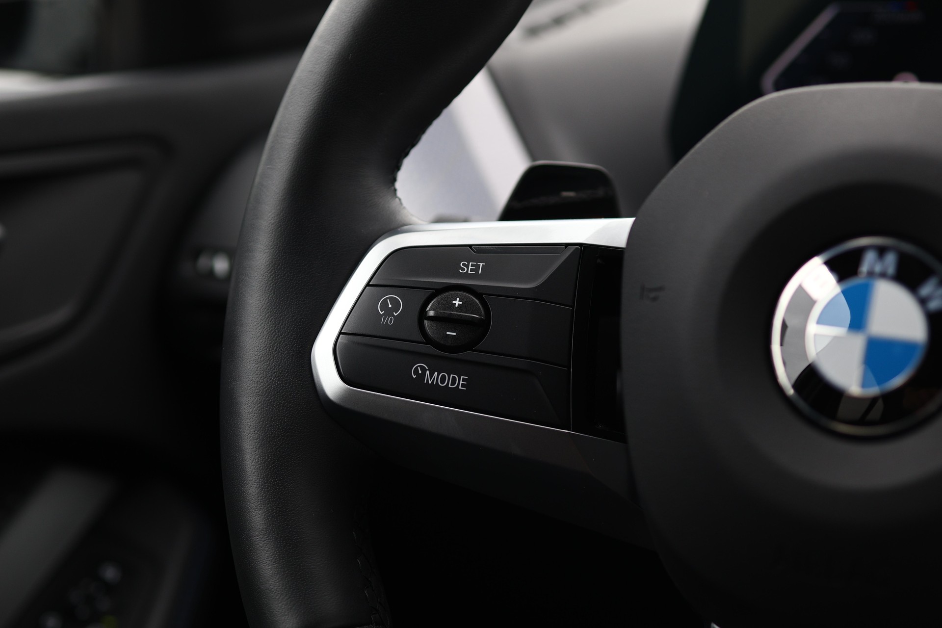 BMW 118d M Sport PRO Steptronic * MASSAGESITZE * 360° KAMERA * HEAD-UP DISPLAY * LED-SCHEINWERFER *-image-25