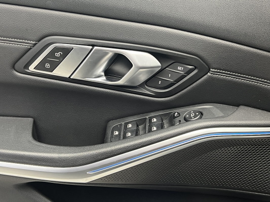 BMW 330e xDrive M Sport-image-12