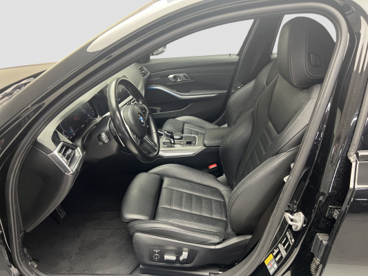 BMW 330e xDrive M Sport-image-8