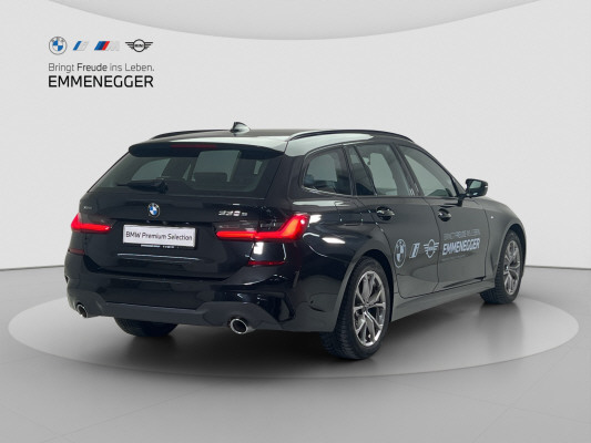BMW 330e xDrive M Sport-image-4