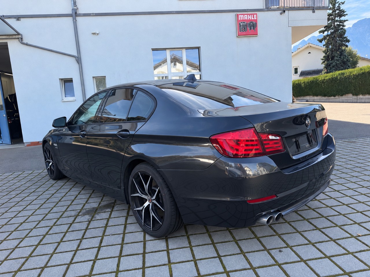 BMW 530d xDrive Steptronic-image-1
