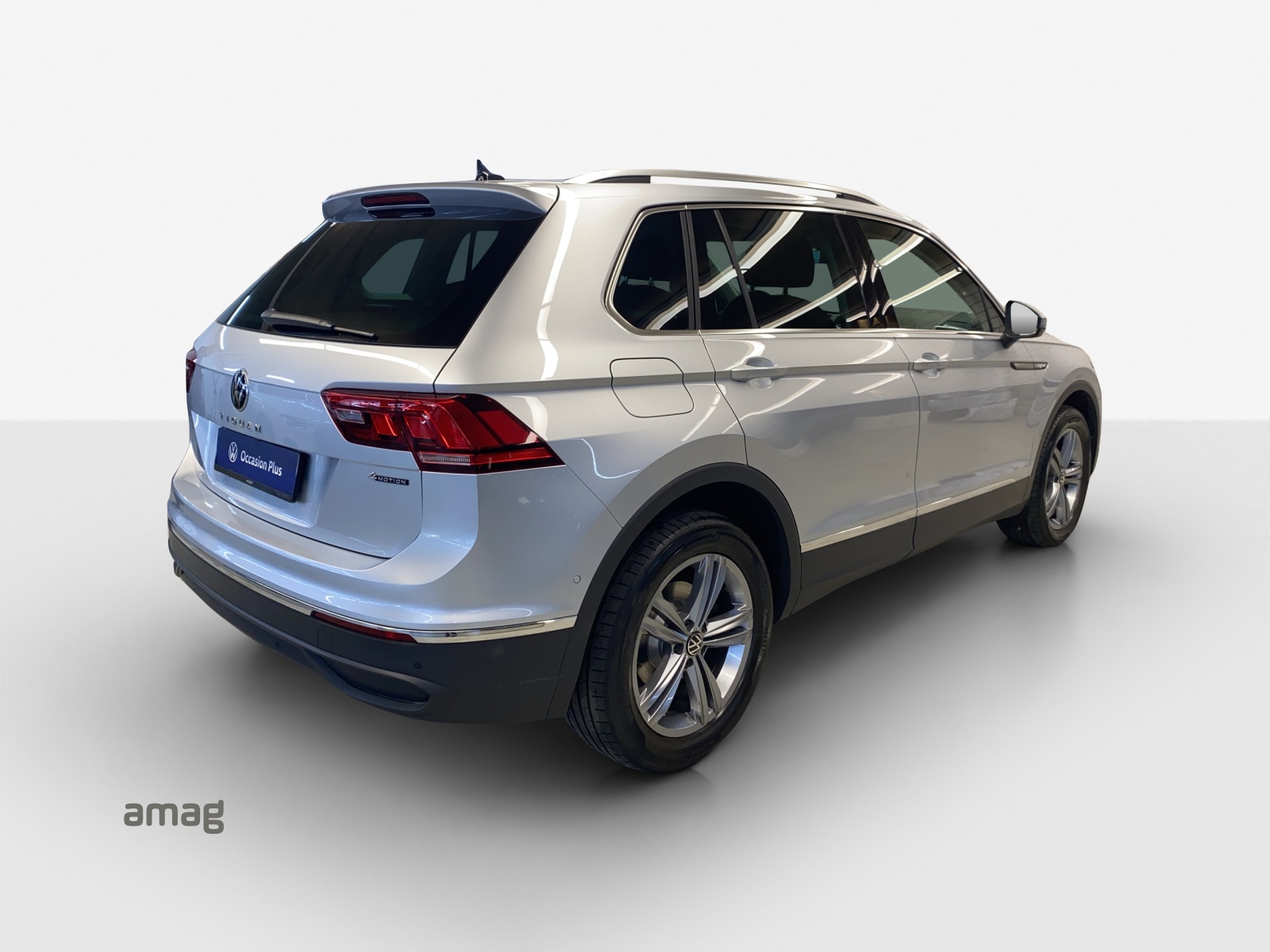 VW Tiguan 2.0TSI Life 4Motion DSG-image-4