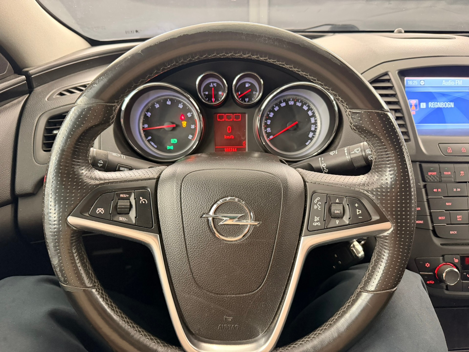 OPEL Insignia Sports Tourer 2.0 Turbo Sport-image-13