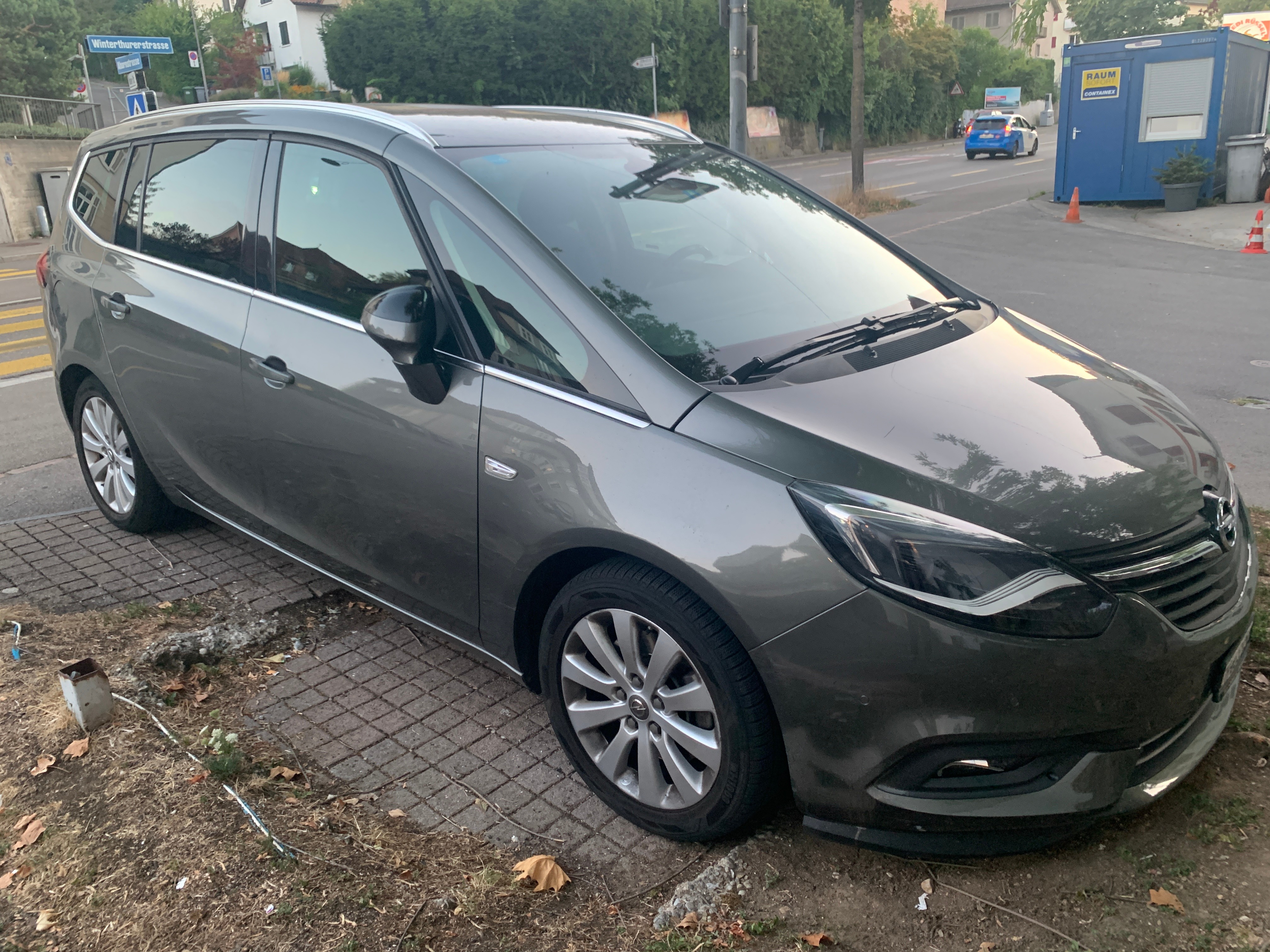 Car photo