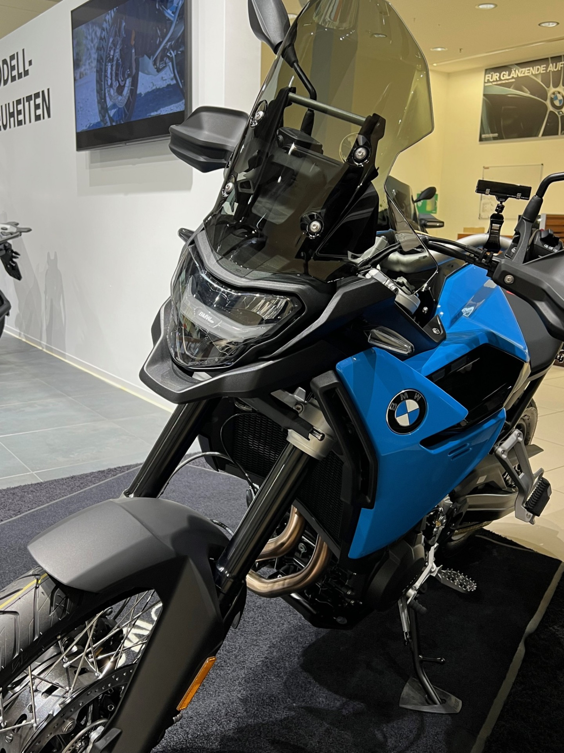 BMW F 900 GS-image-6
