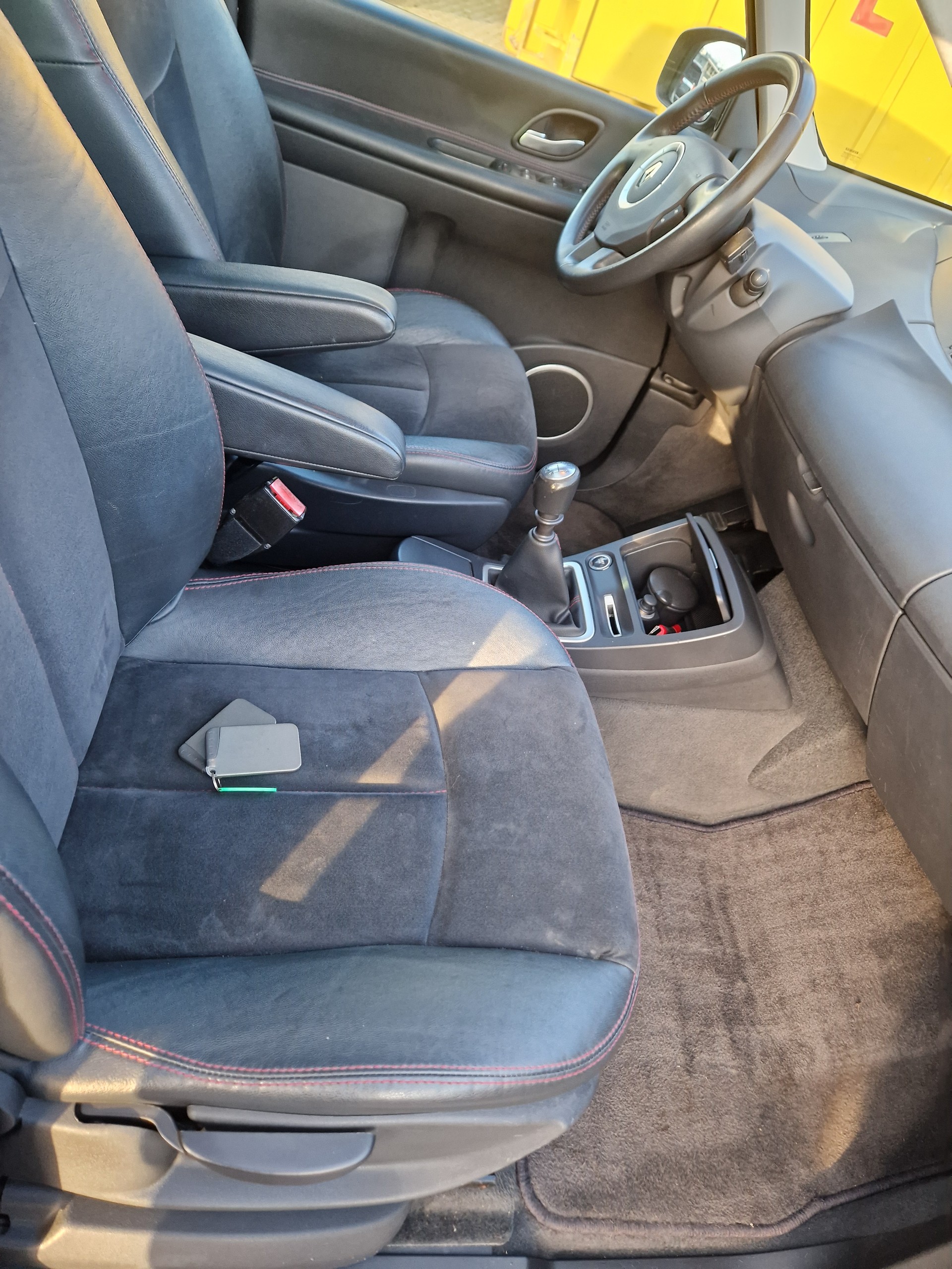 RENAULT Grand Espace 2.0 Turbo Privilège-image-10