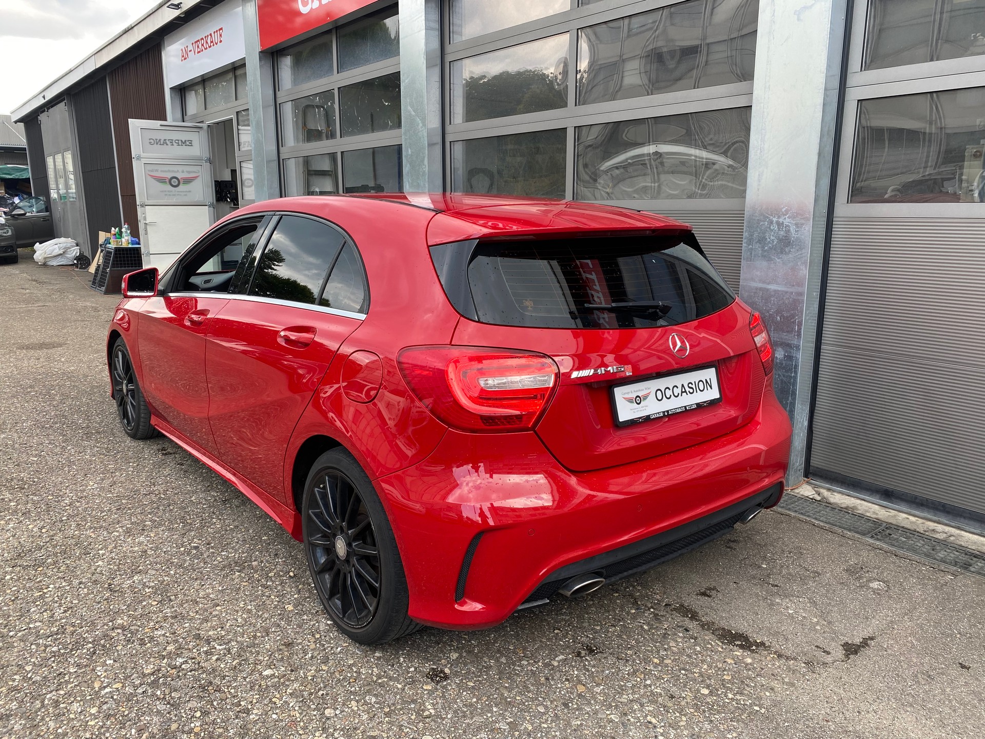 MERCEDES-BENZ A 200 AMG Line-image-6