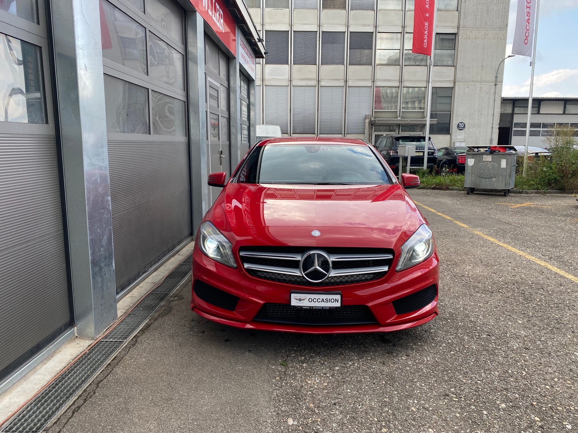 MERCEDES-BENZ A 200 AMG Line-image-1