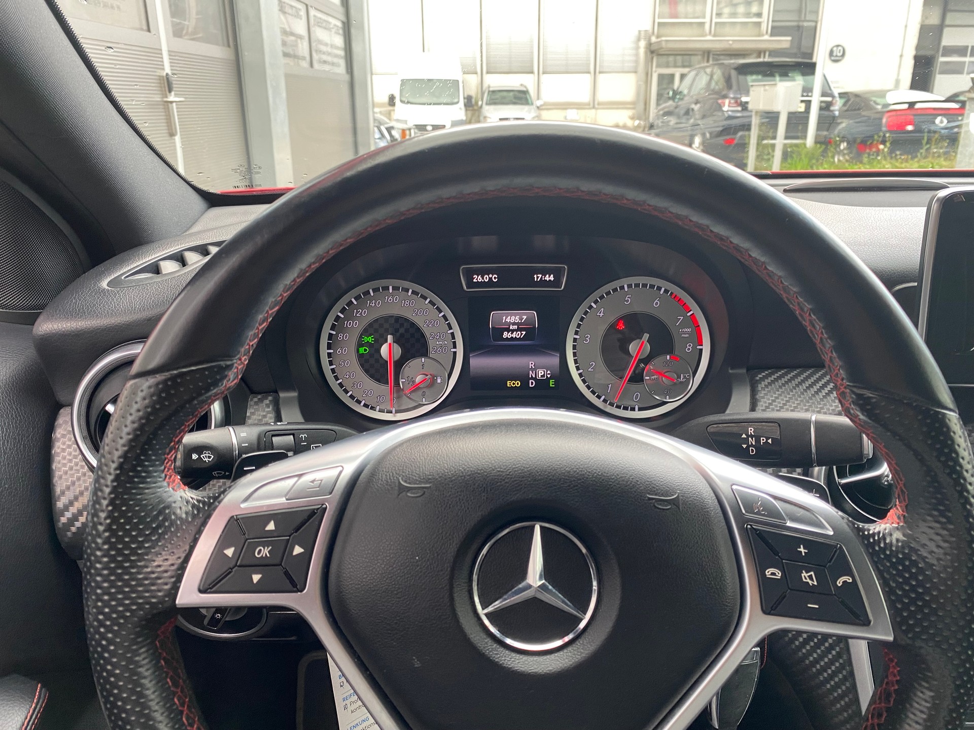 MERCEDES-BENZ A 200 AMG Line-image-13