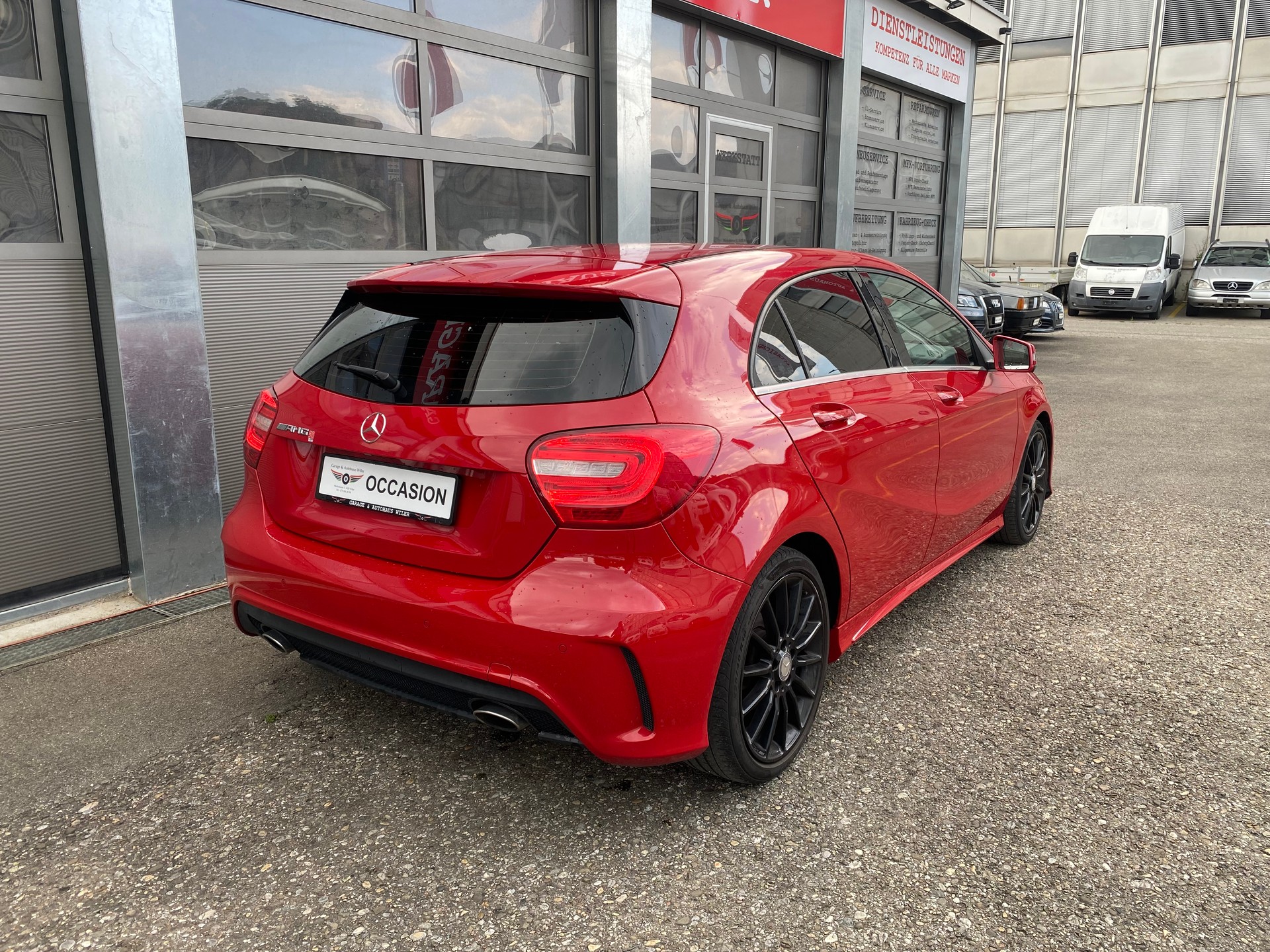 MERCEDES-BENZ A 200 AMG Line-image-4
