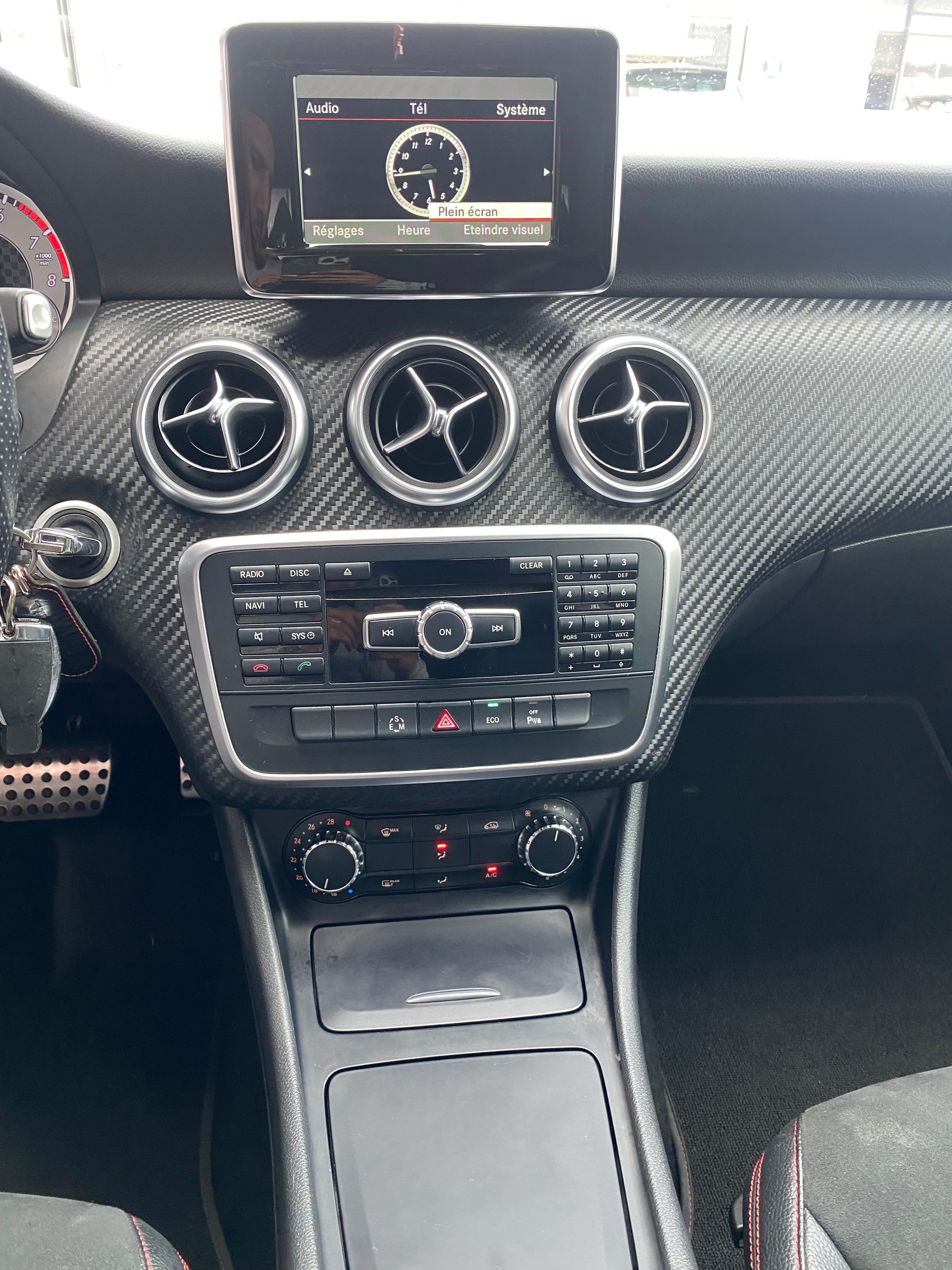 MERCEDES-BENZ A 200 AMG Line-image-12