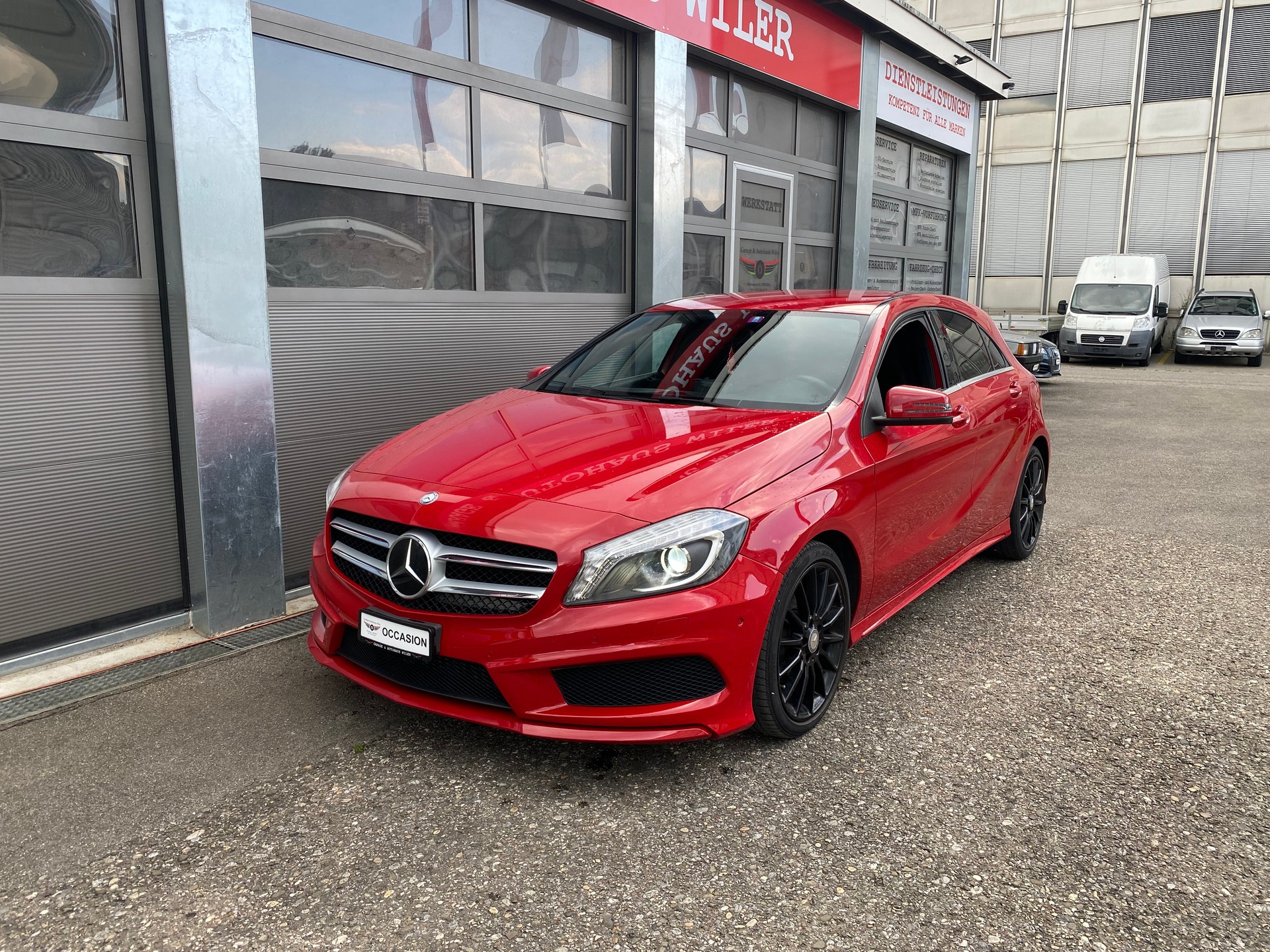 MERCEDES-BENZ A 200 AMG Line-image-0