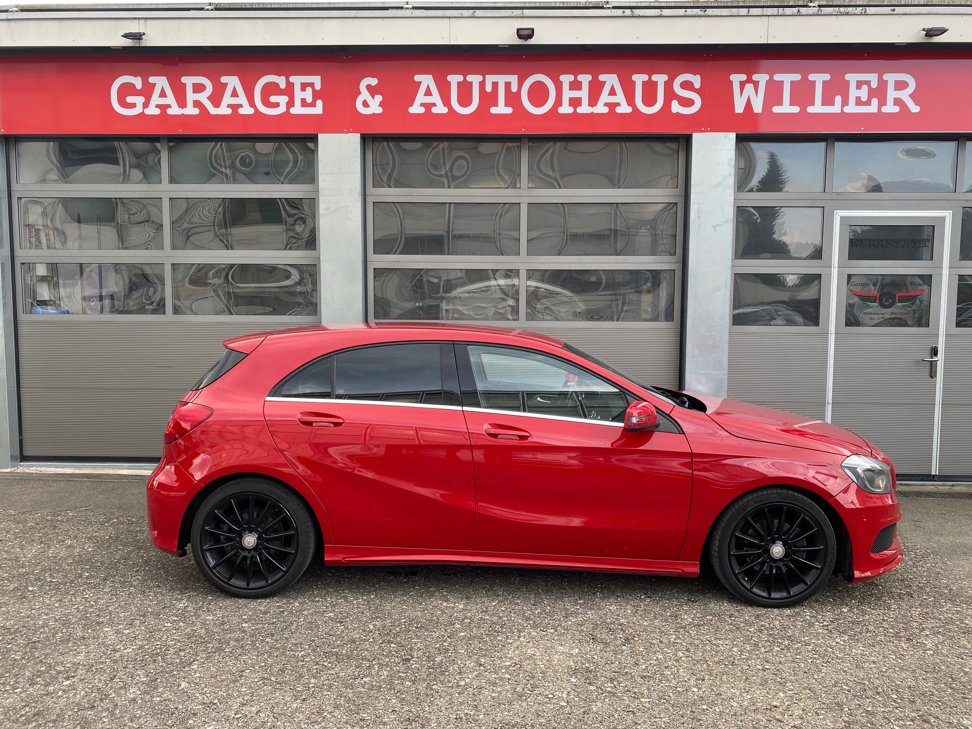 MERCEDES-BENZ A 200 AMG Line-image-3