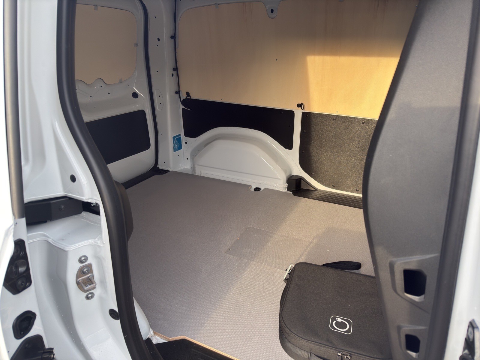 MERCEDES-BENZ eCitan 45kWh Base-image-7