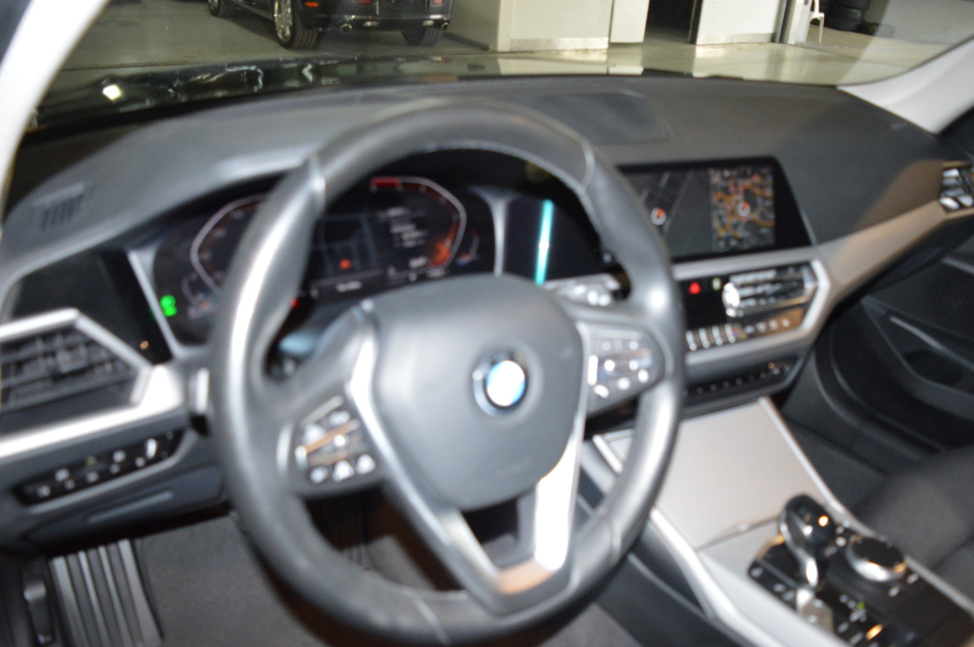 BMW 320d xDrive Touring Steptronic Advantage-image-14