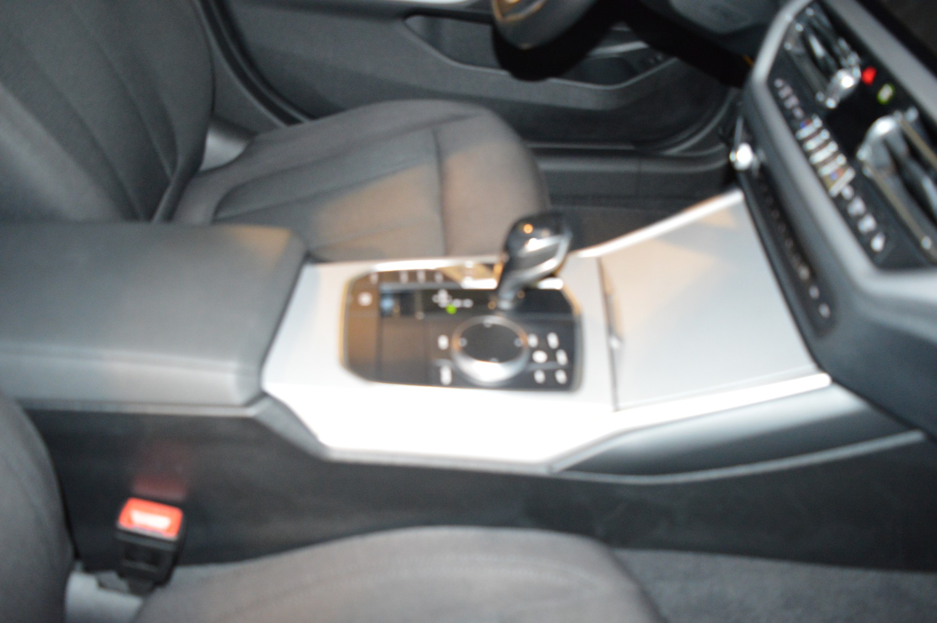 BMW 320d xDrive Touring Steptronic Advantage-image-19