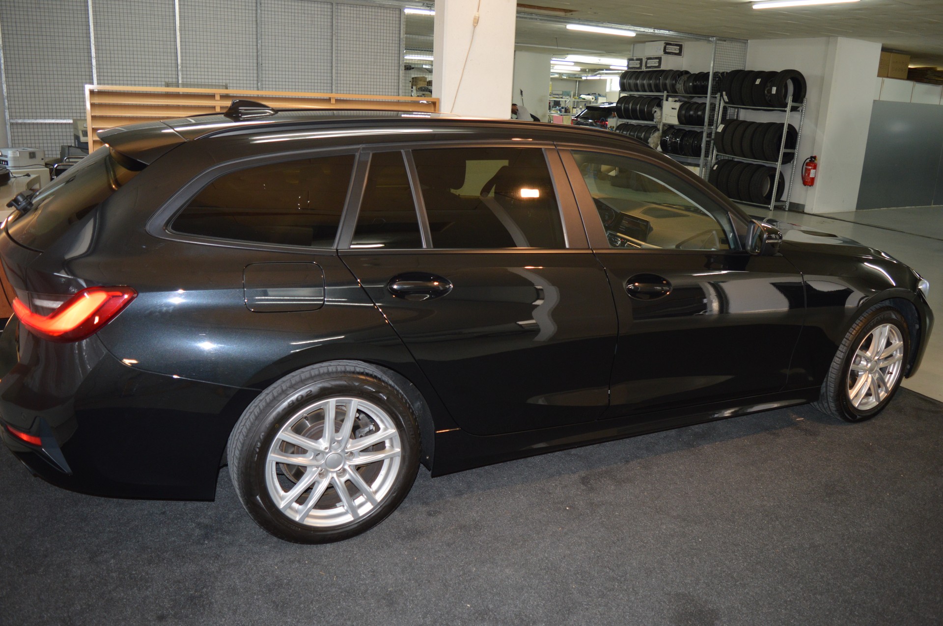 BMW 320d xDrive Touring Steptronic Advantage-image-4