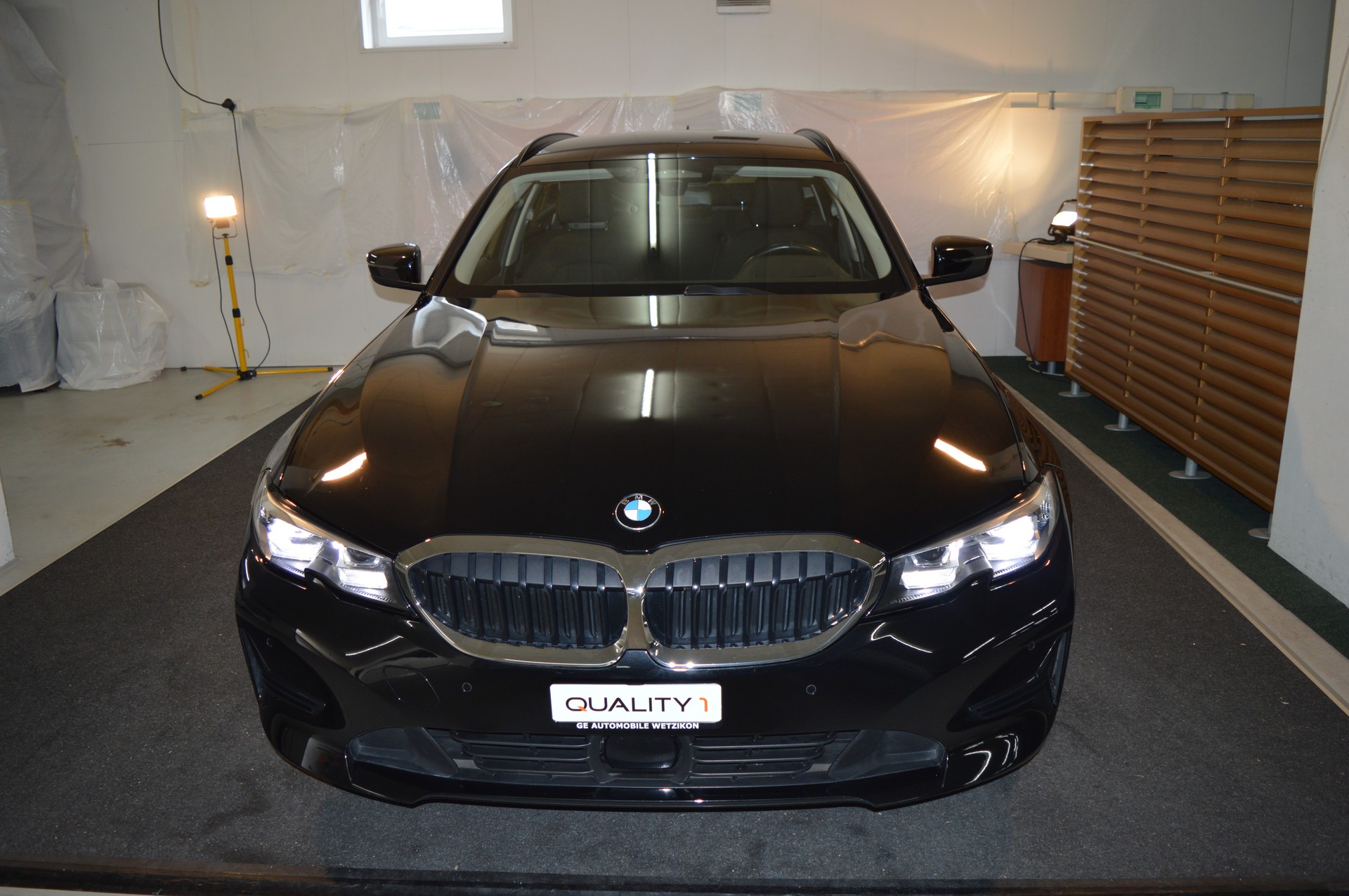 BMW 320d xDrive Touring Steptronic Advantage-image-1