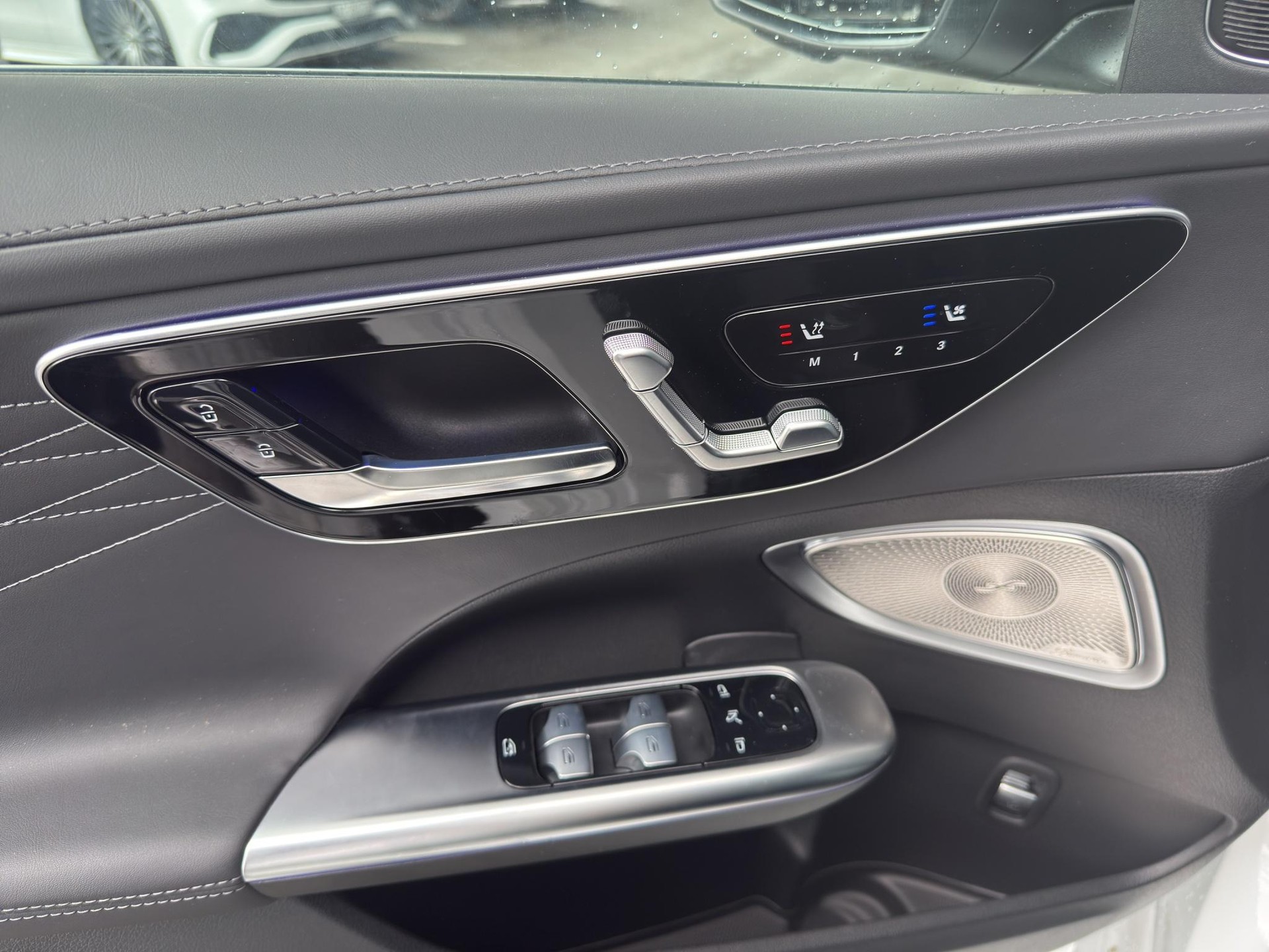 MERCEDES-BENZ C 300 AMG Line 4matic-image-13
