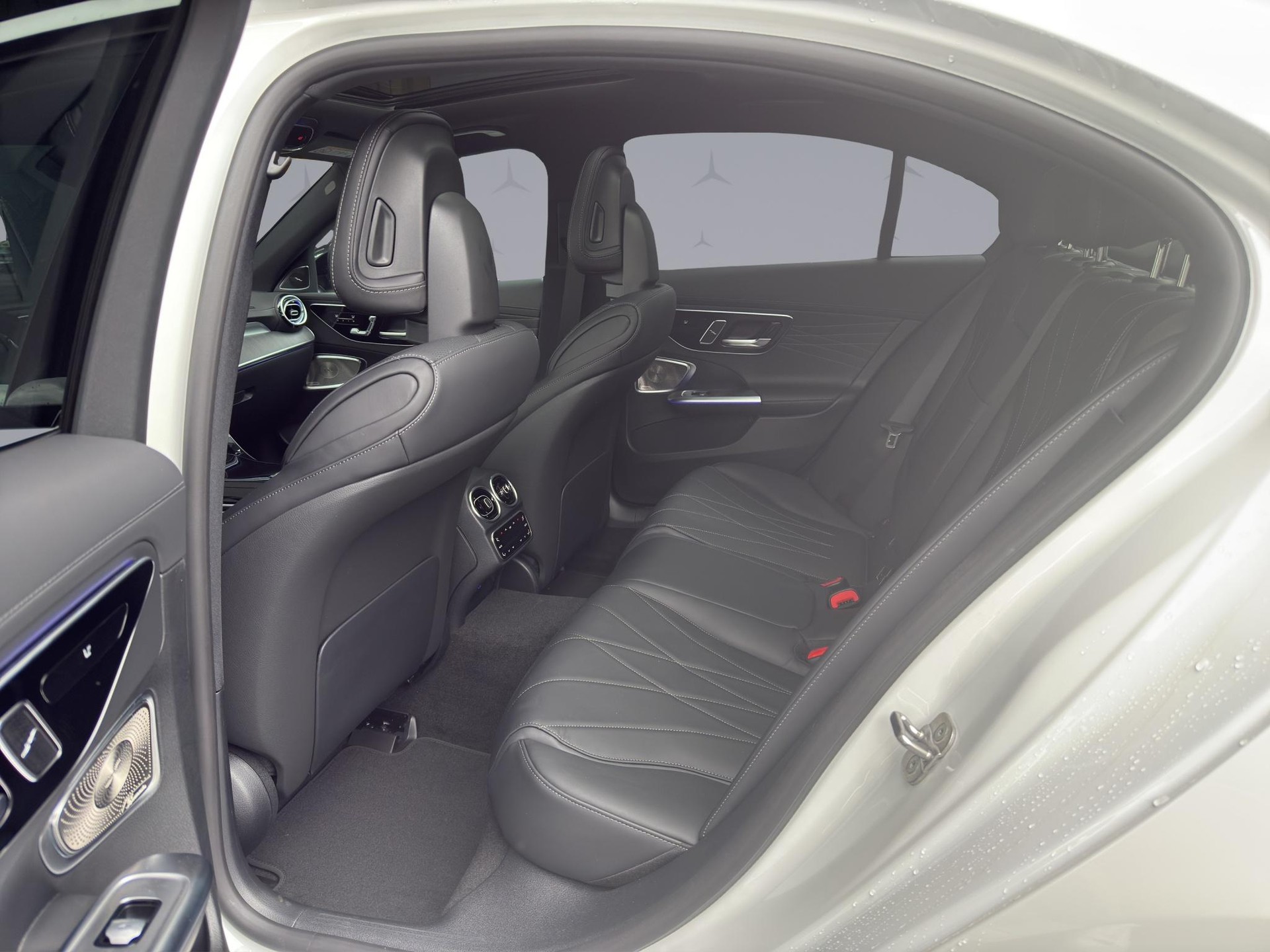MERCEDES-BENZ C 300 AMG Line 4matic-image-9