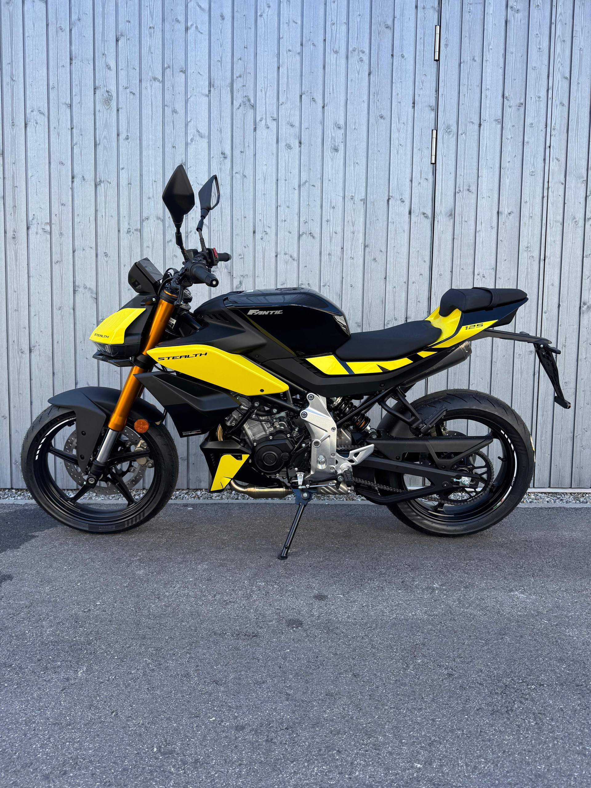 FANTIC STEALTH 125-showroom-element-3