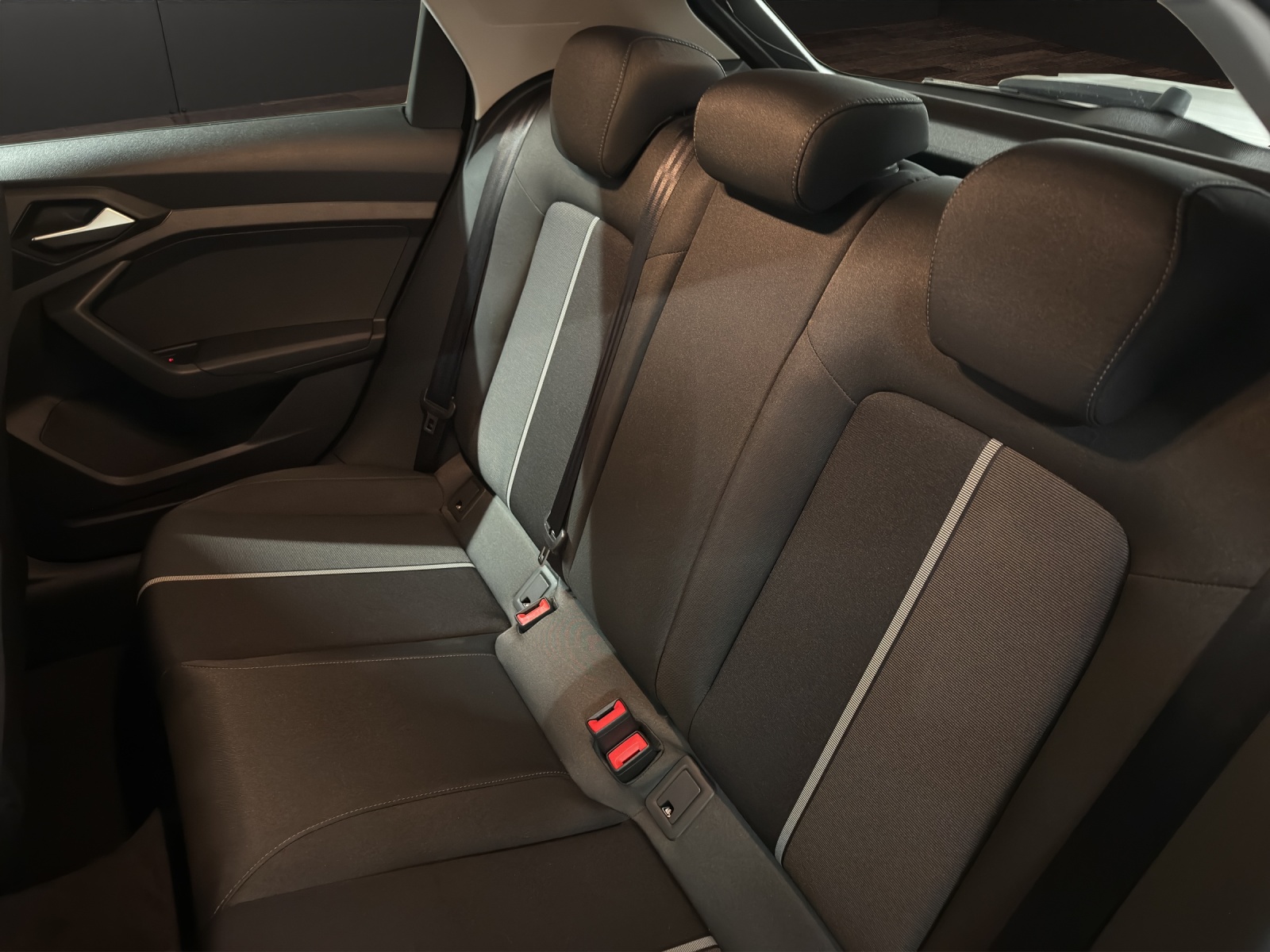 AUDI A1 Sportback 30 TFSI Attraction S-tronic-image-10