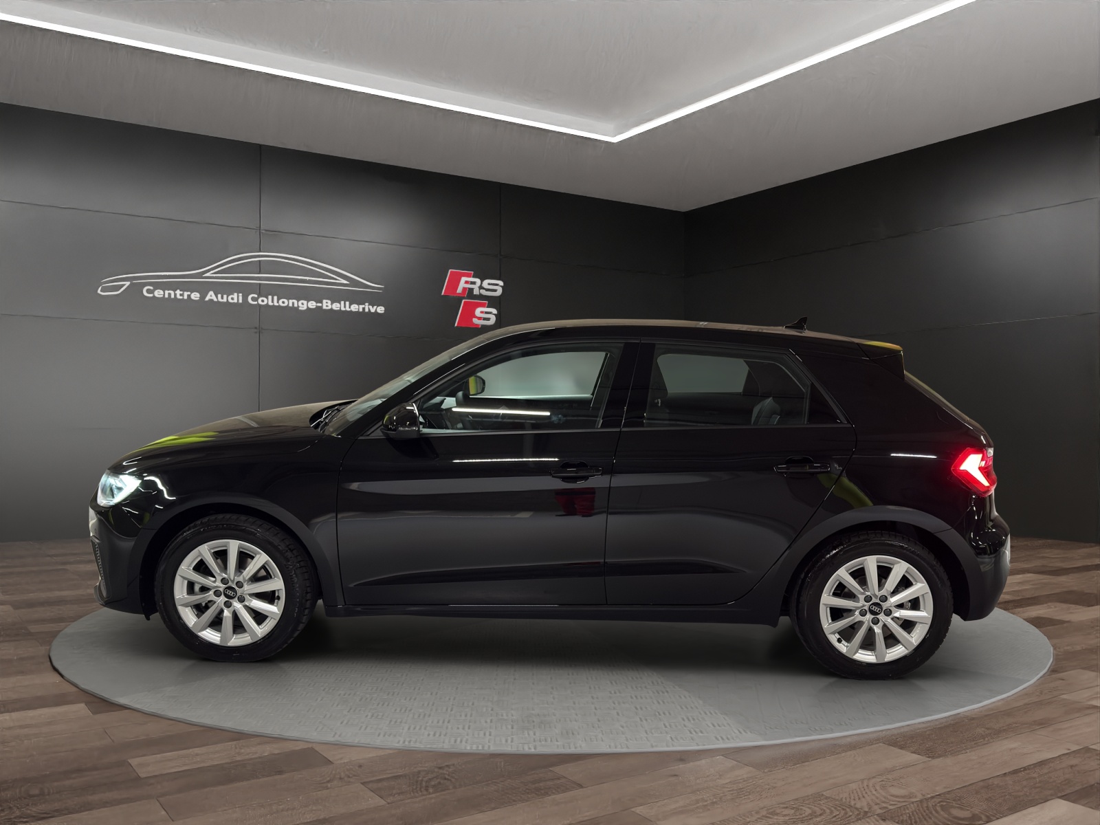 AUDI A1 Sportback 30 TFSI Attraction S-tronic-image-2